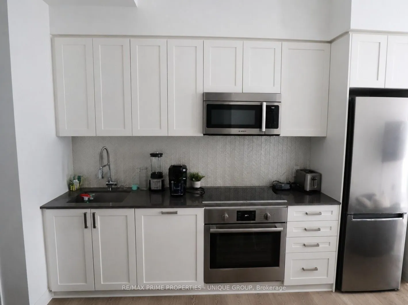 293 The Kingsway #412