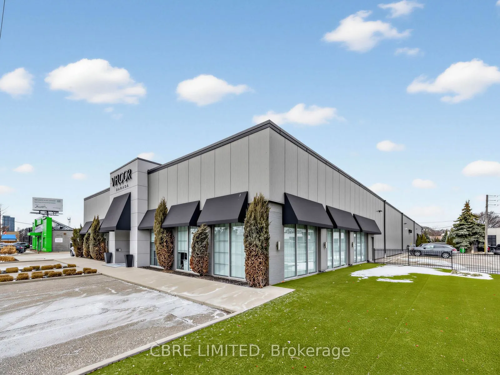 10 Queen Elizabeth Boulevard #Unit 1