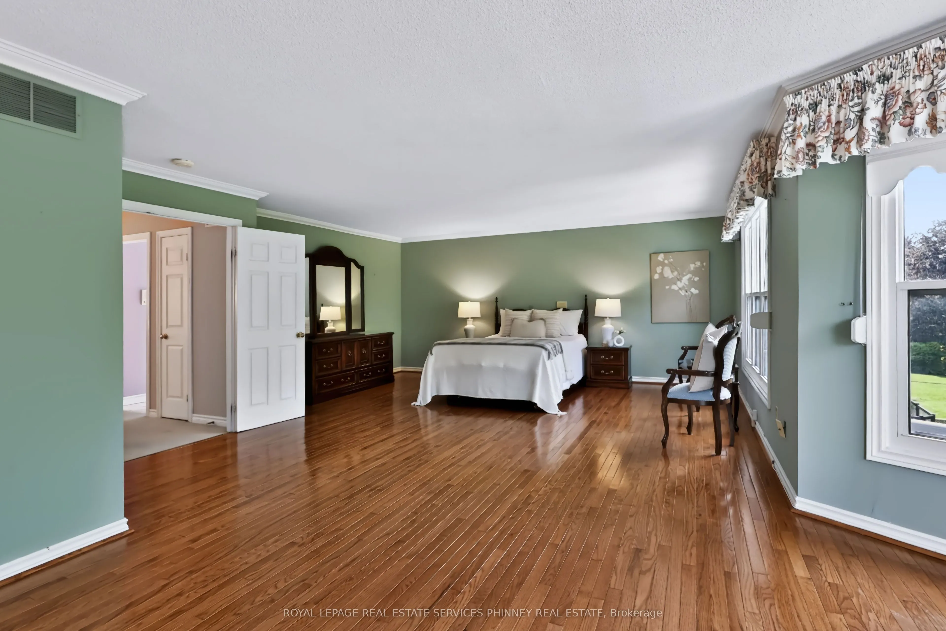 6036 St. Ives Way