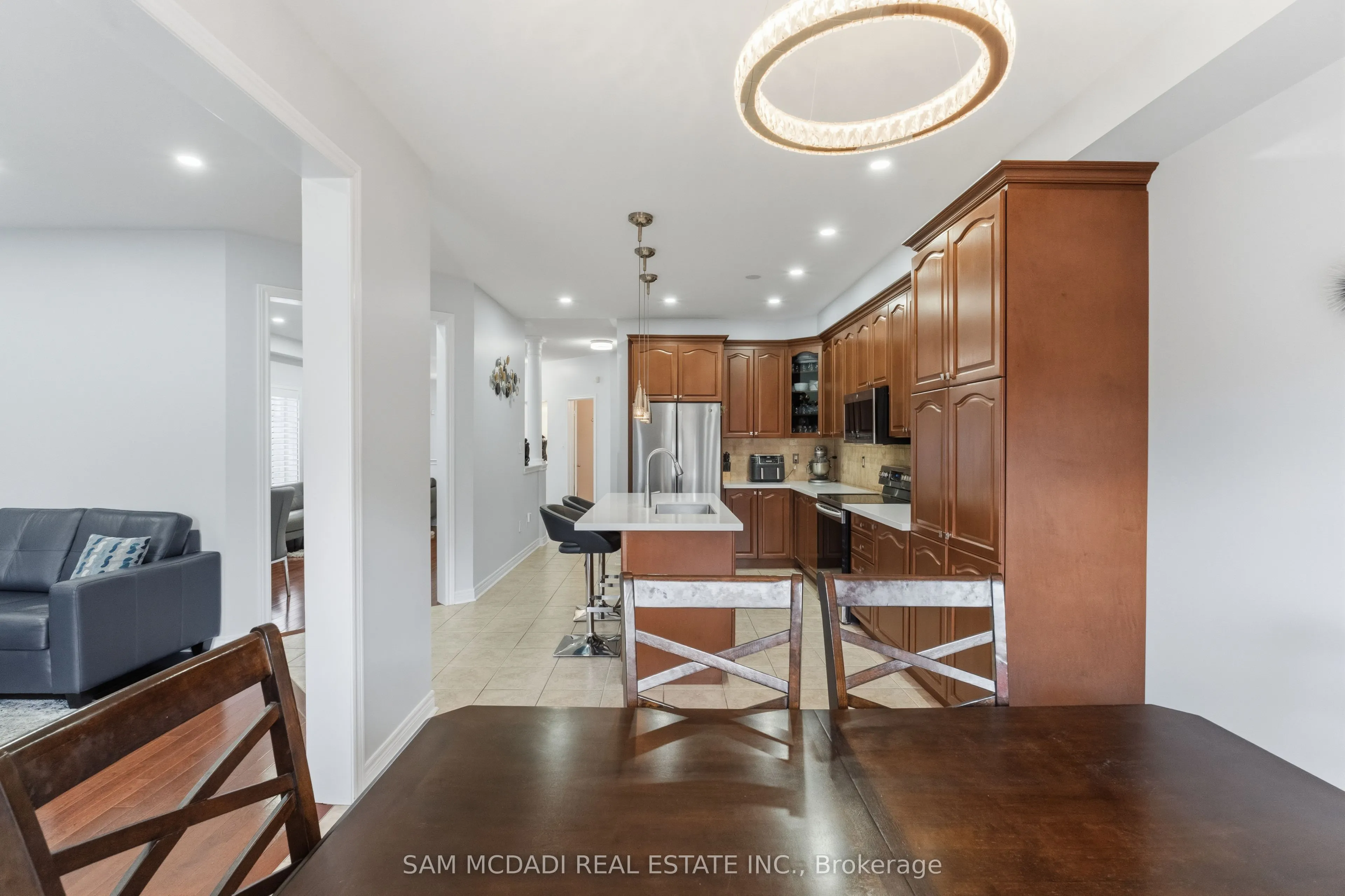 5604 Doctor Peddle Crescent