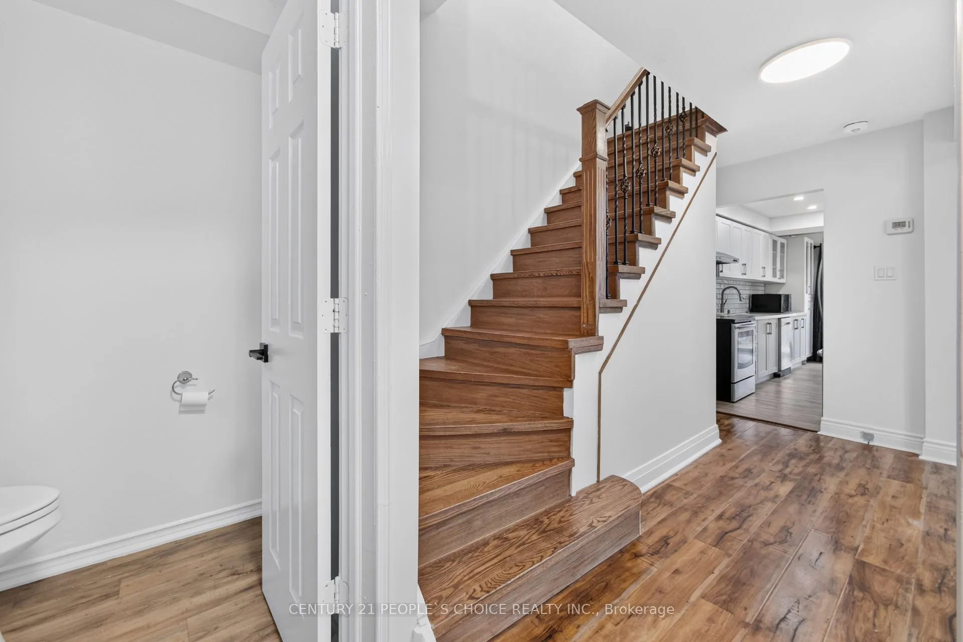 658 Galloway Crescent