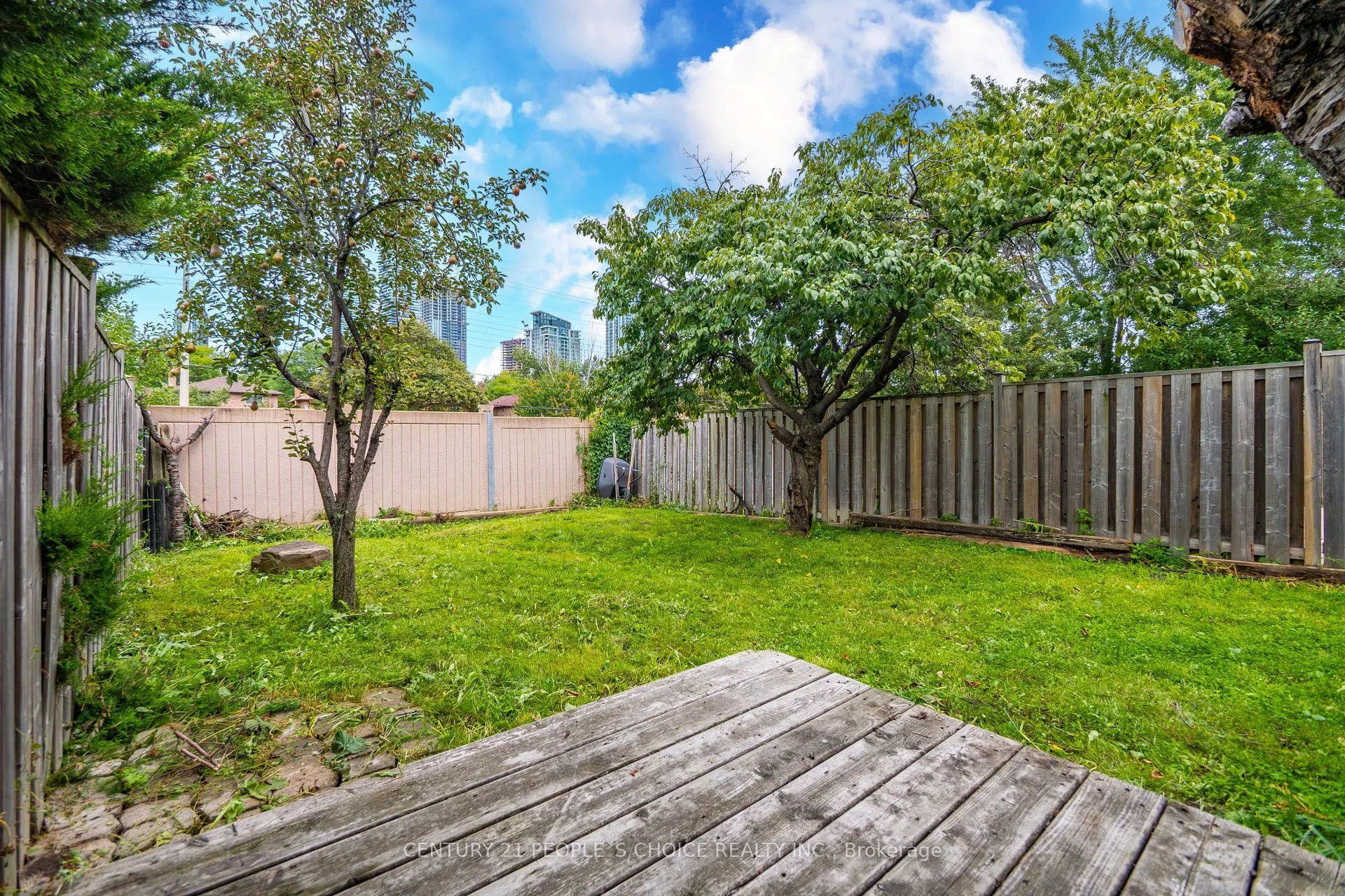 658 Galloway Crescent