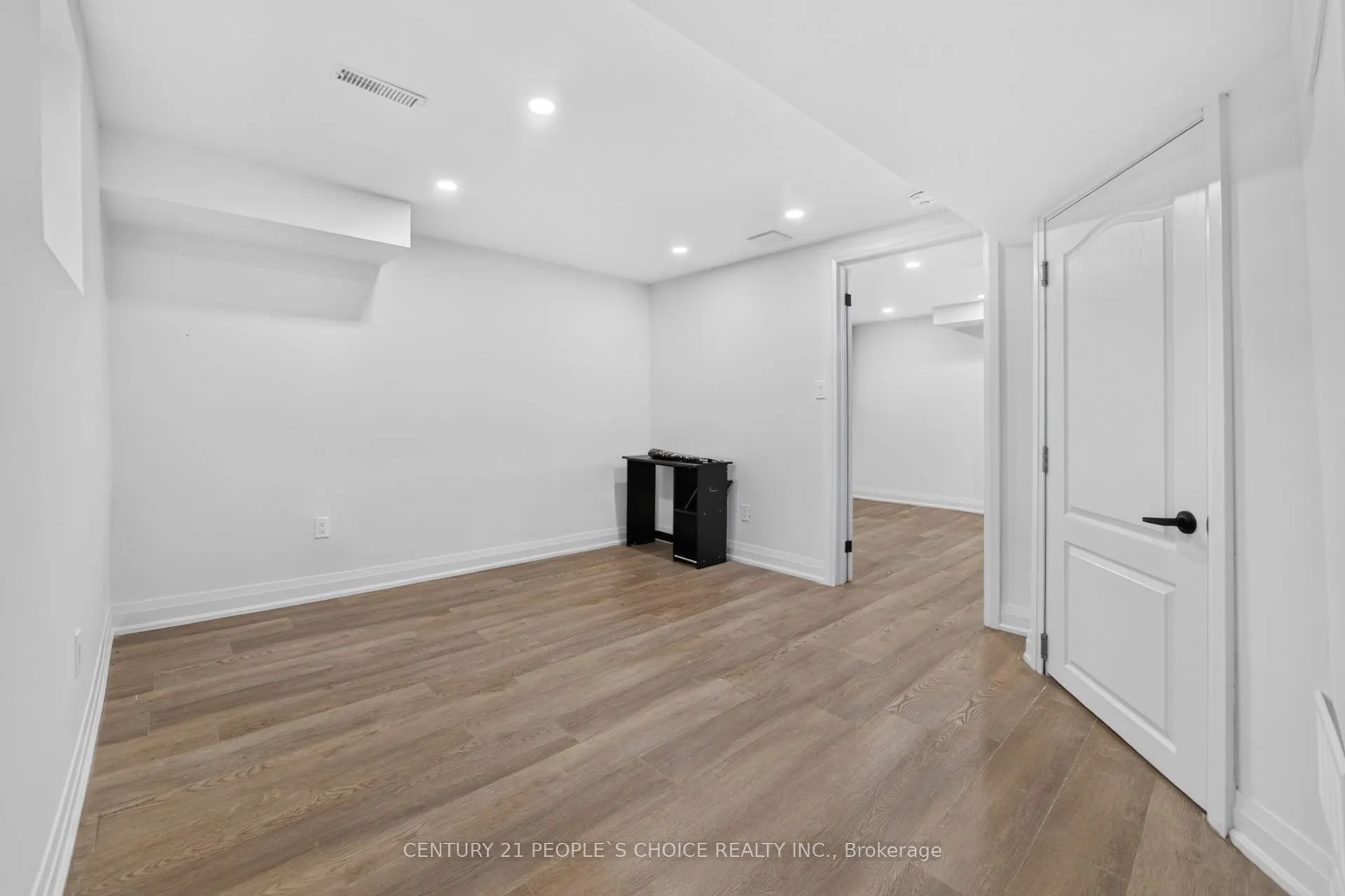 658 Galloway Crescent