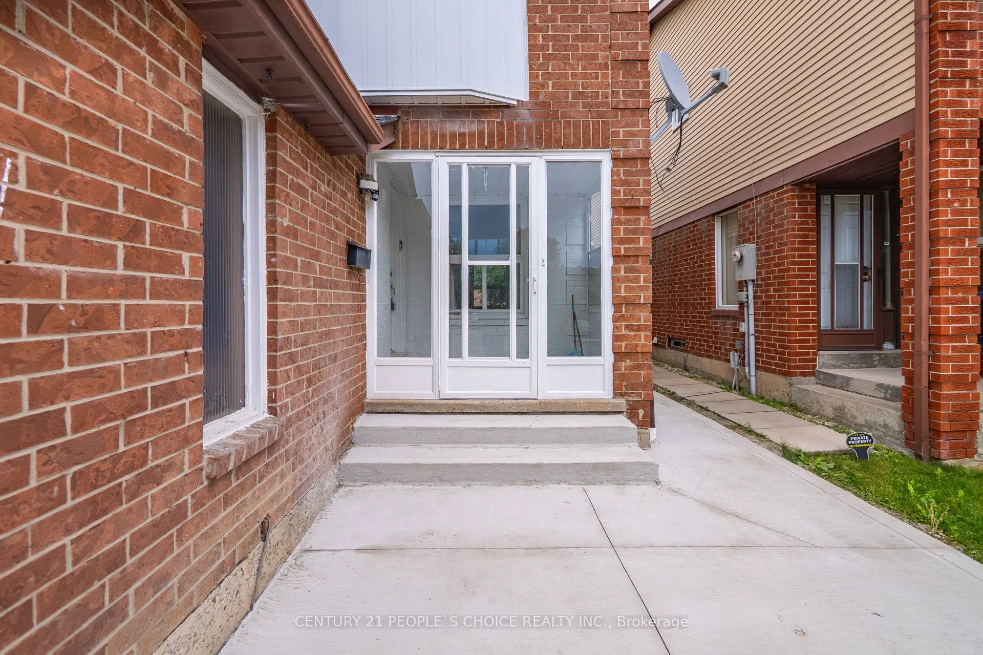 658 Galloway Crescent