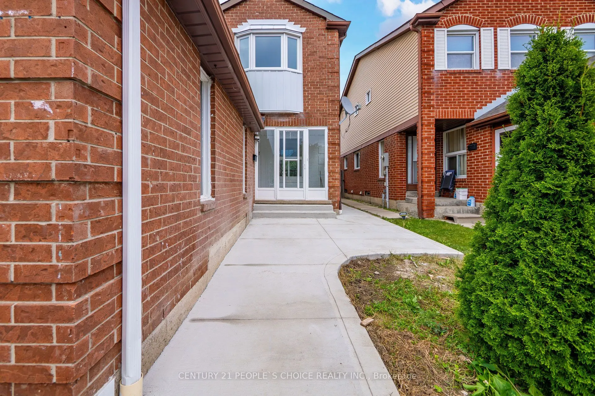 658 Galloway Crescent