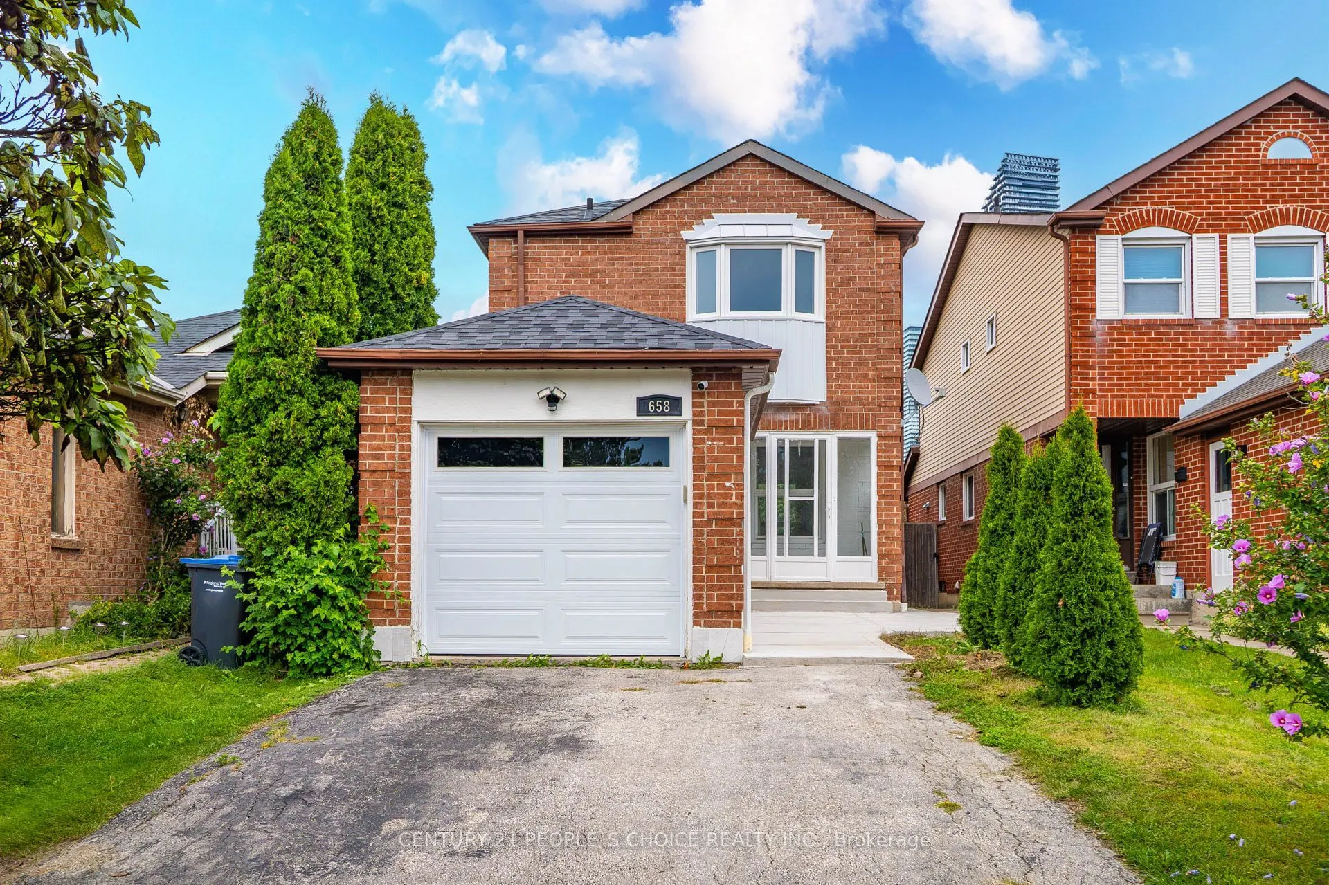658 Galloway Crescent