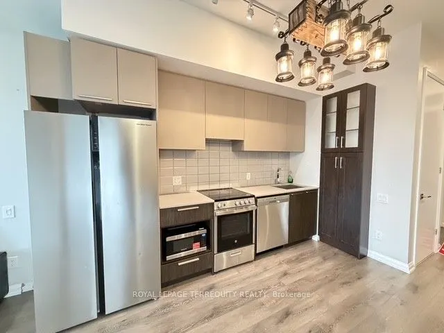 4208 Dundas Street W #610