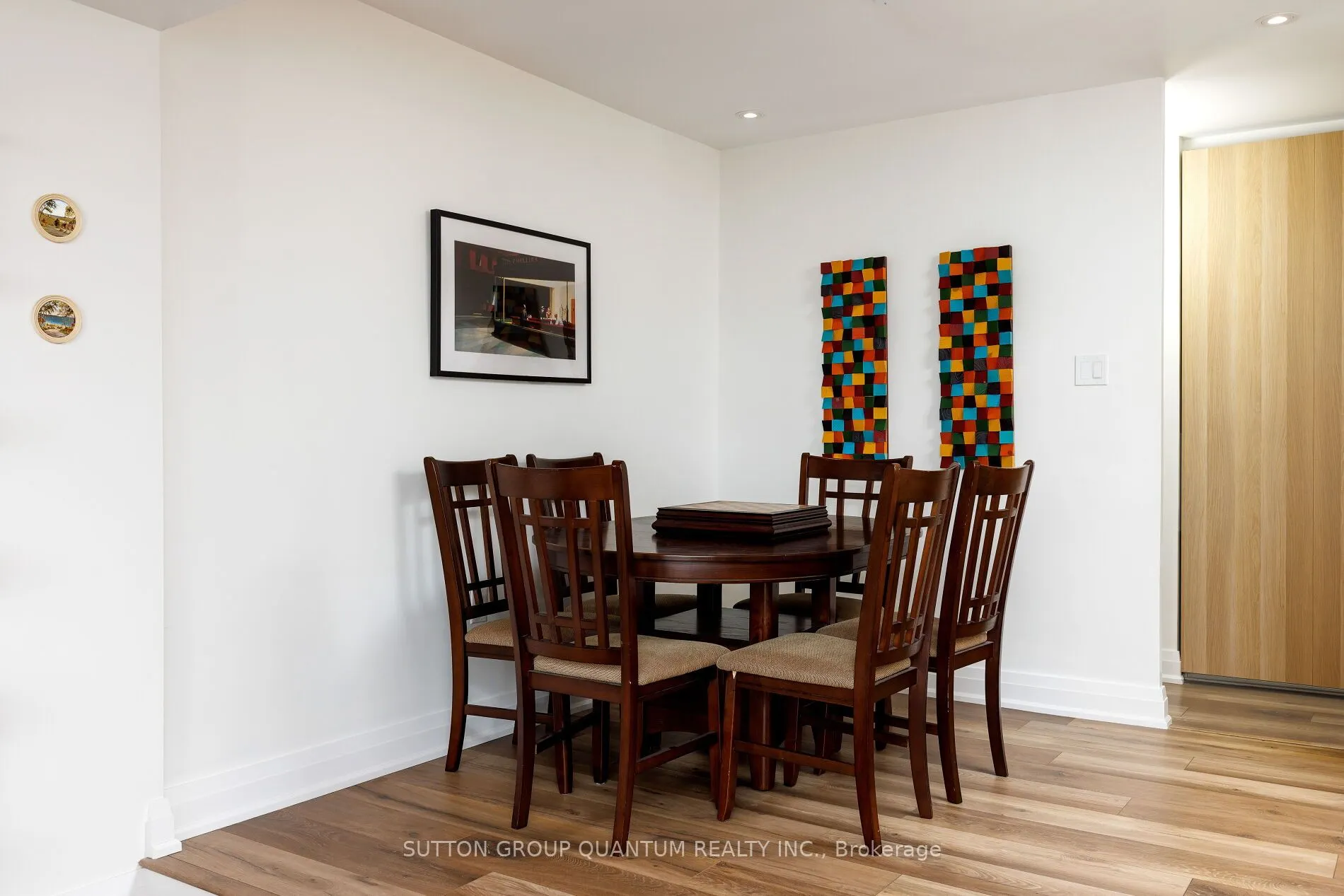 15 Elizabeth Street N #401