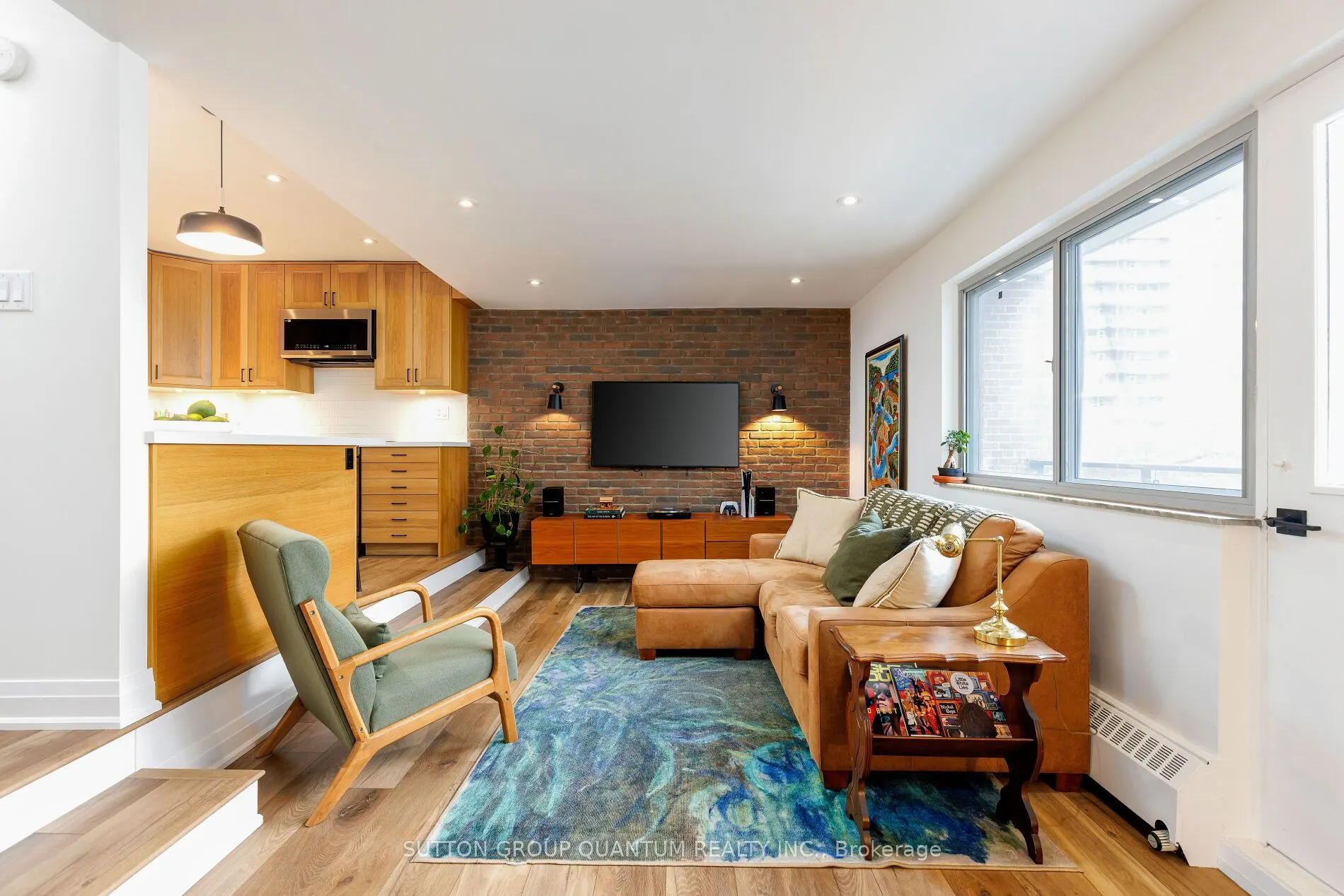 15 Elizabeth Street N #401