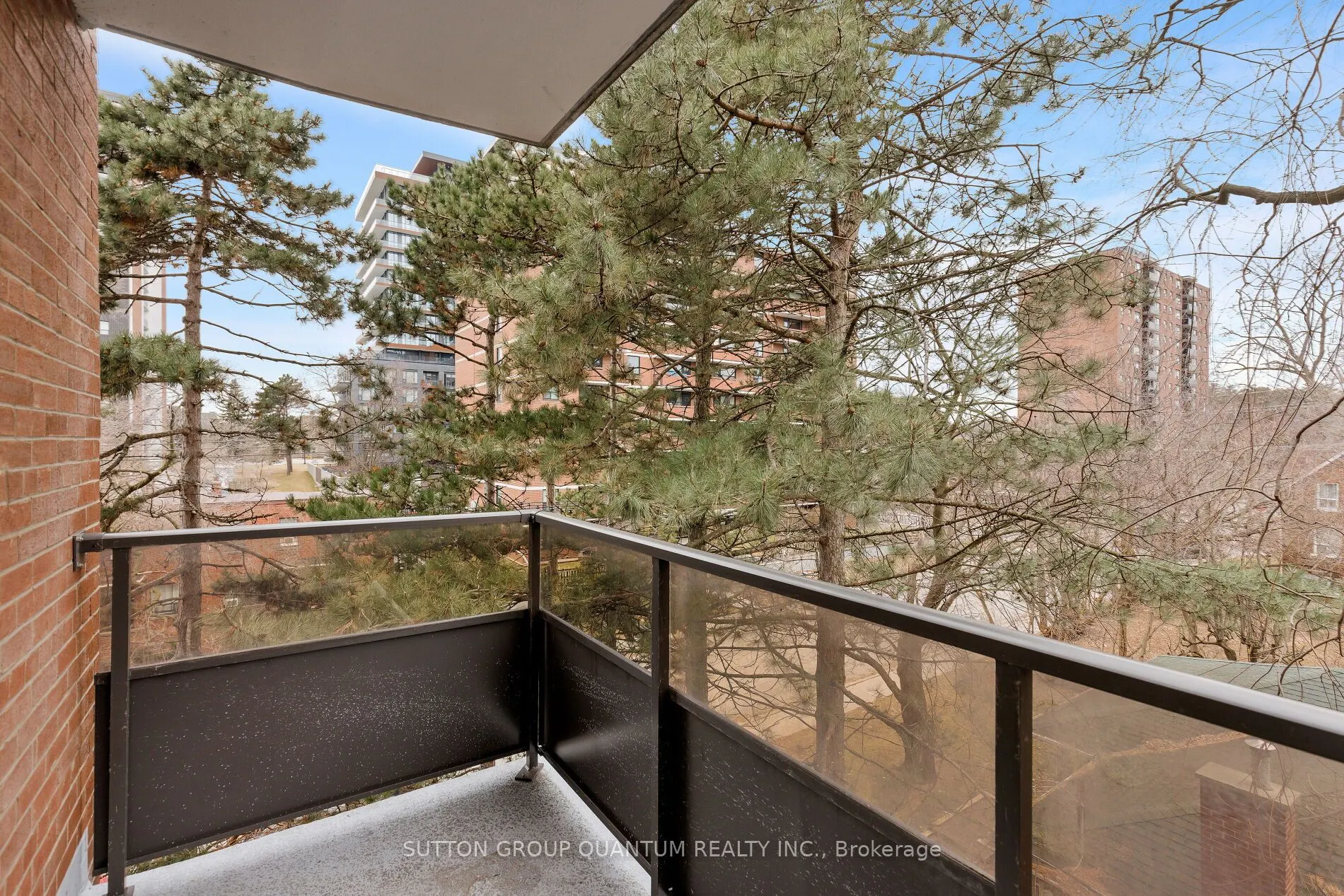 15 Elizabeth Street N #401