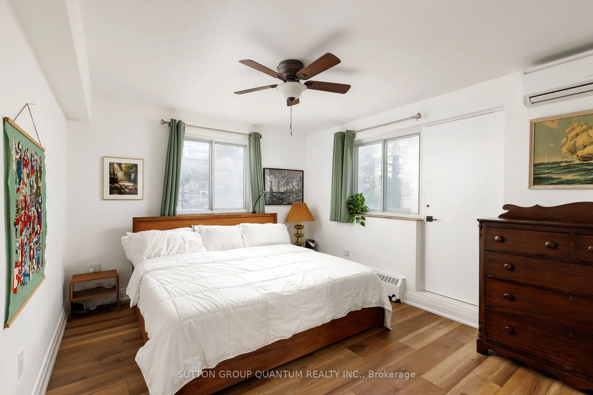 15 Elizabeth Street N #401