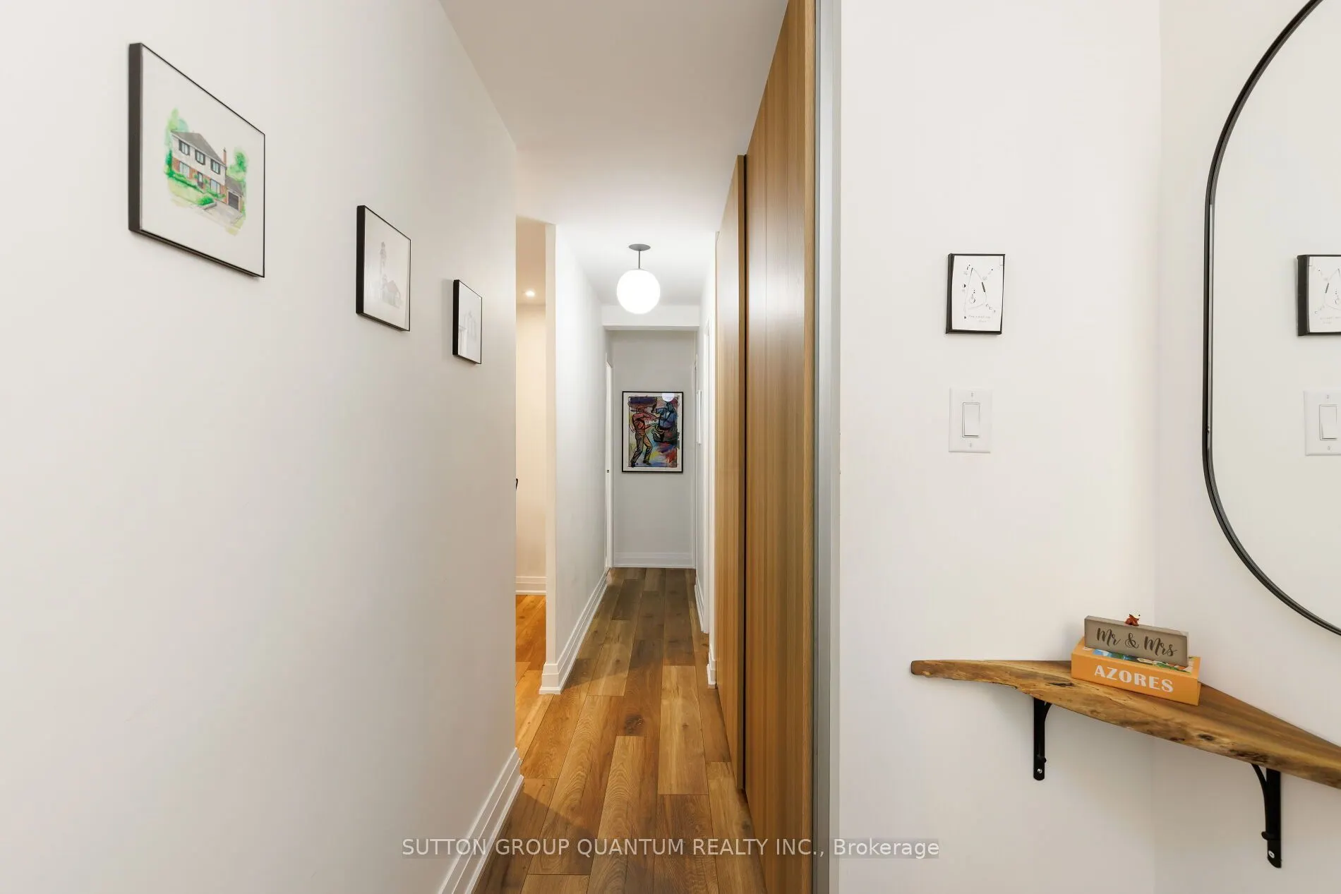 15 Elizabeth Street N #401