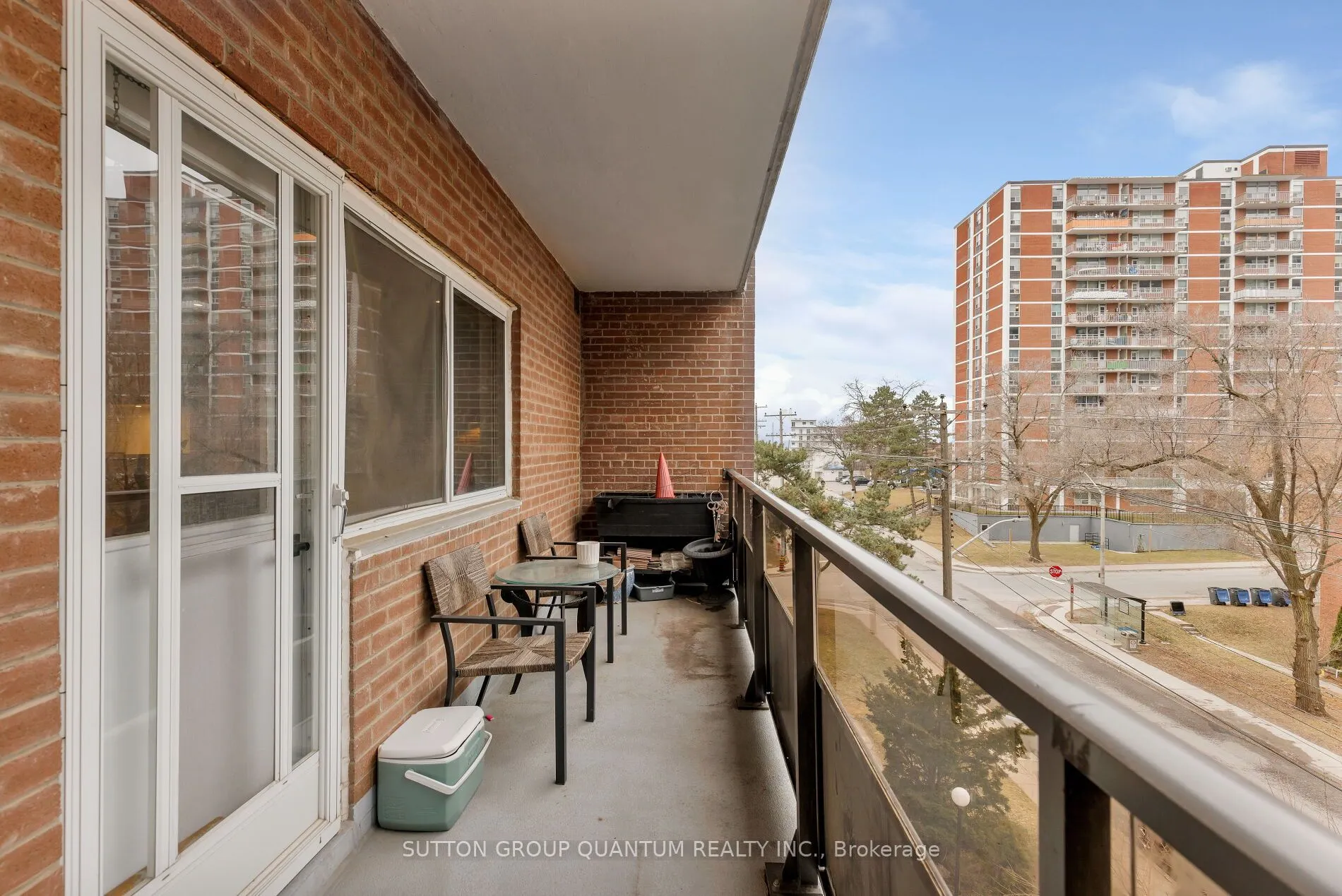 15 Elizabeth Street N #401
