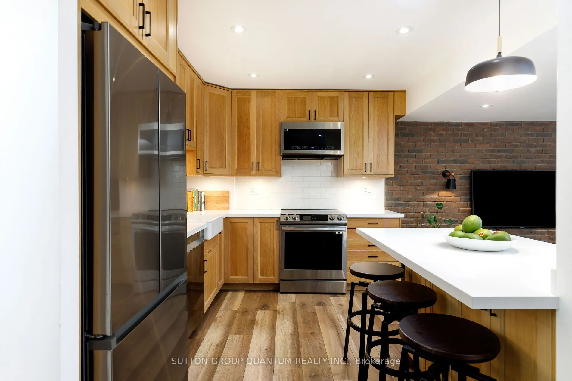 15 Elizabeth Street N #401