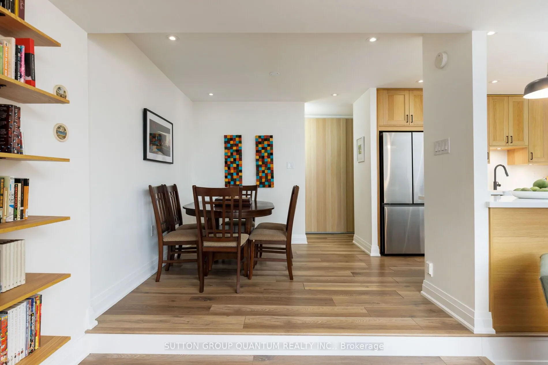 15 Elizabeth Street N #401