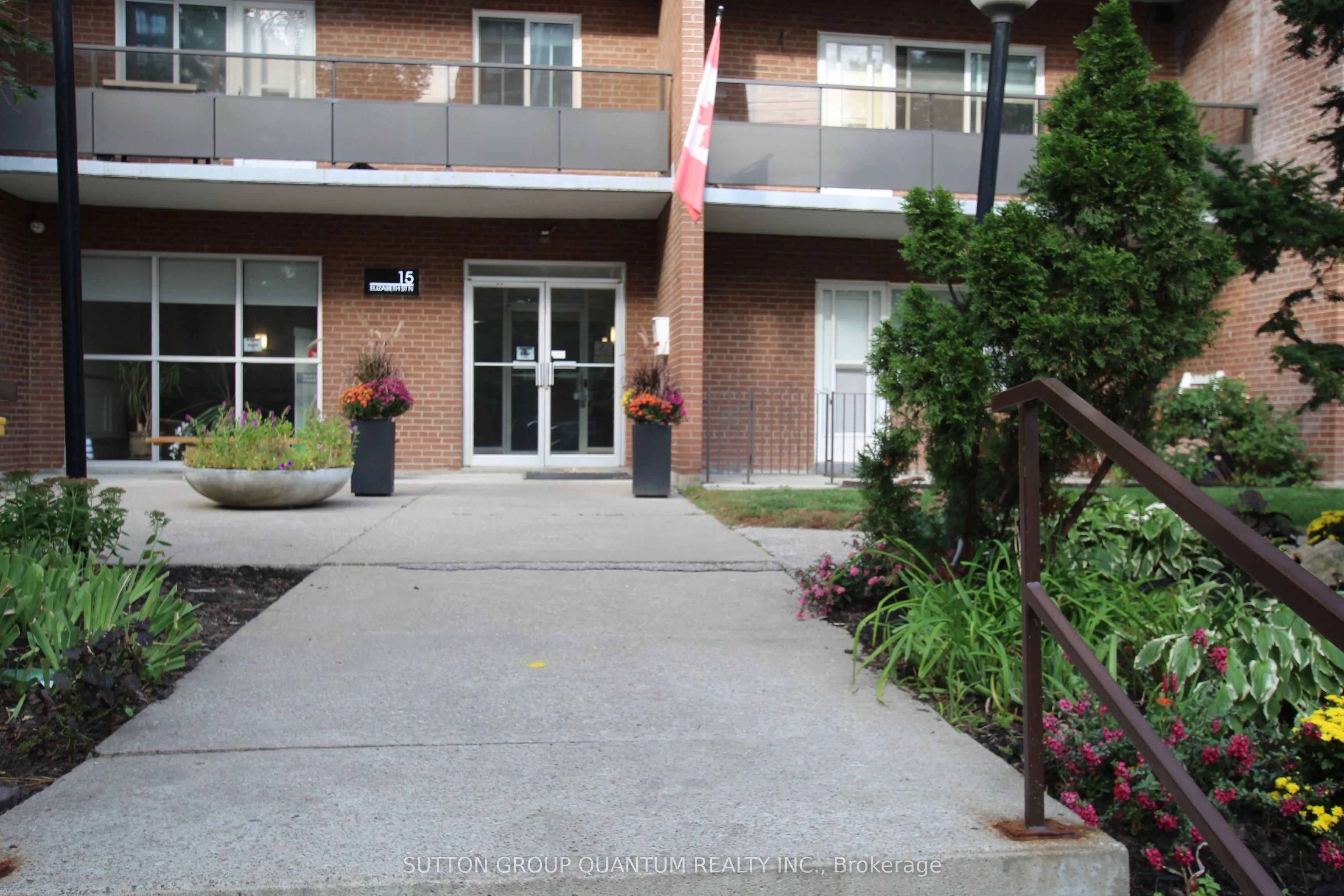 15 Elizabeth Street N #401