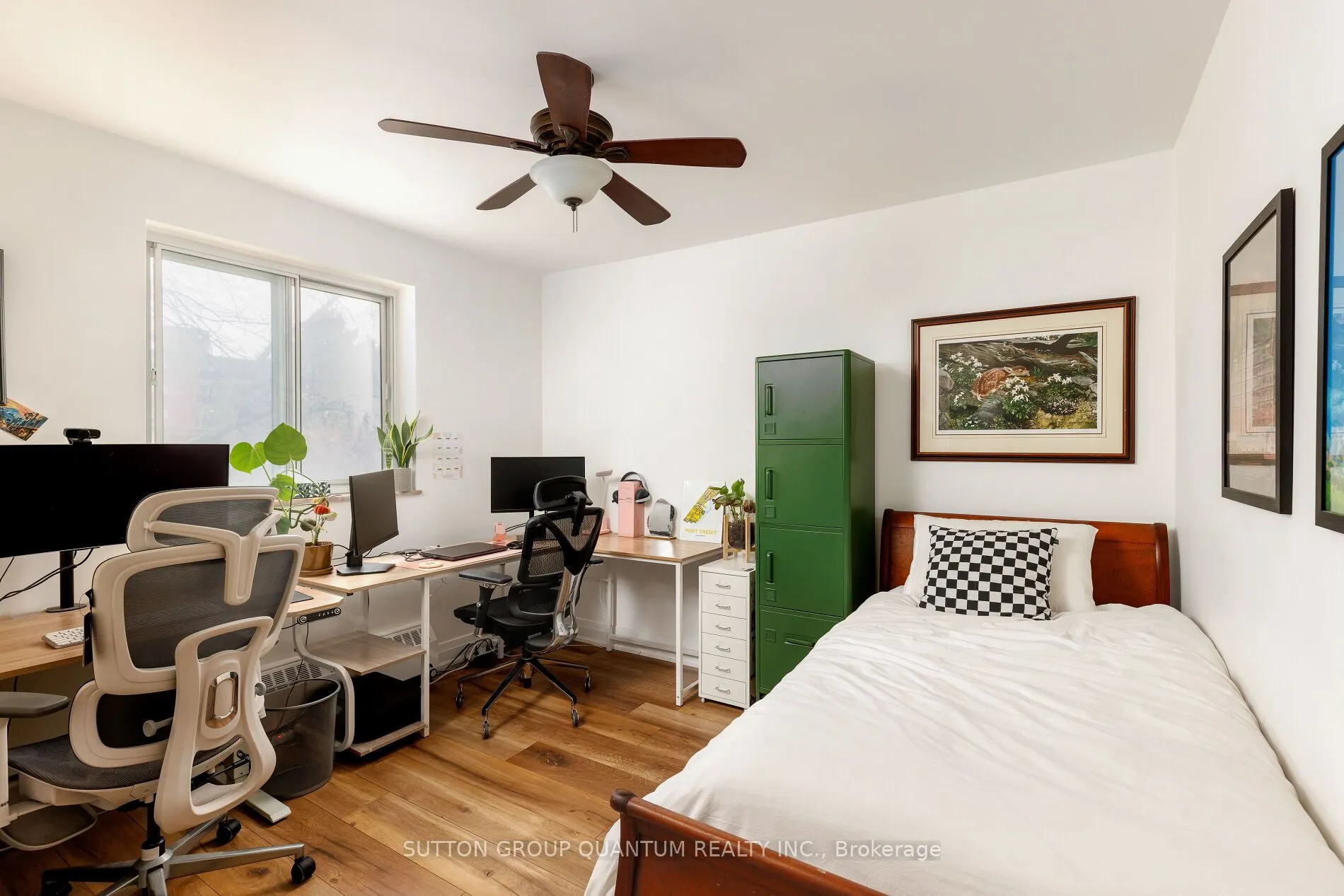 15 Elizabeth Street N #401