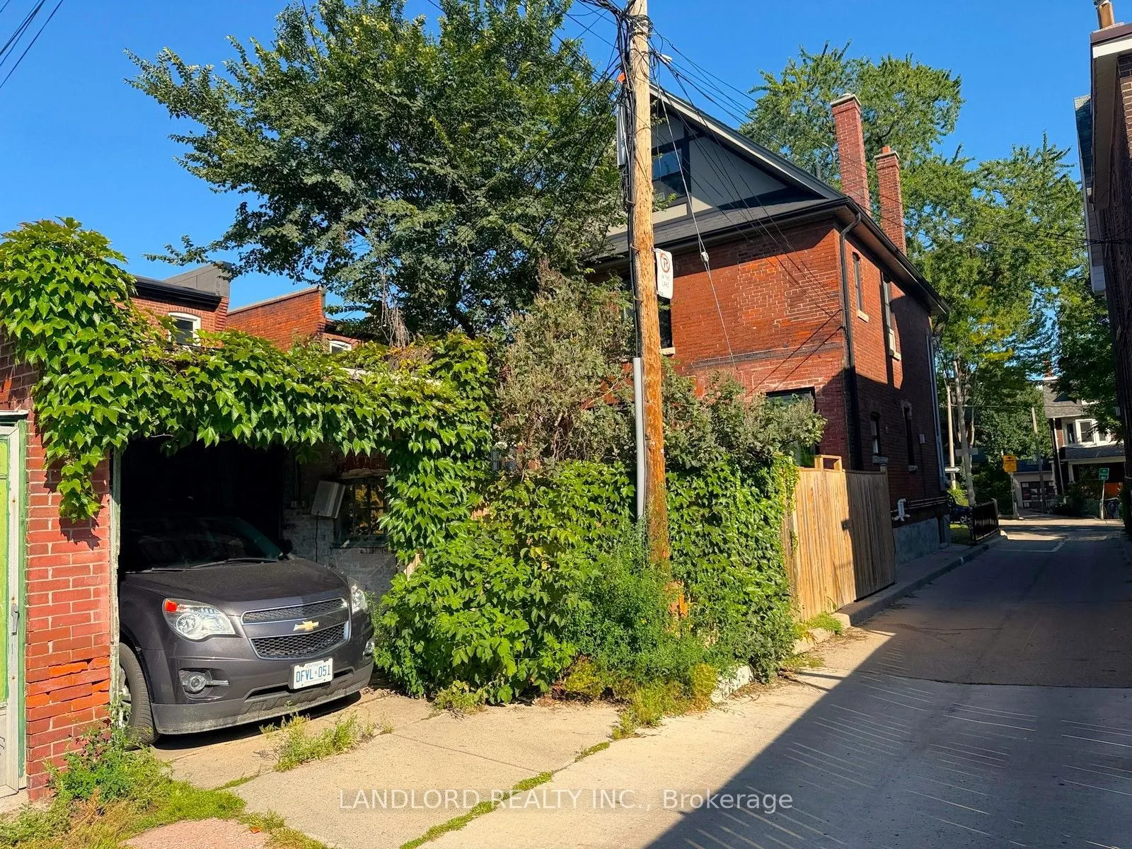 82 Parkway Avenue