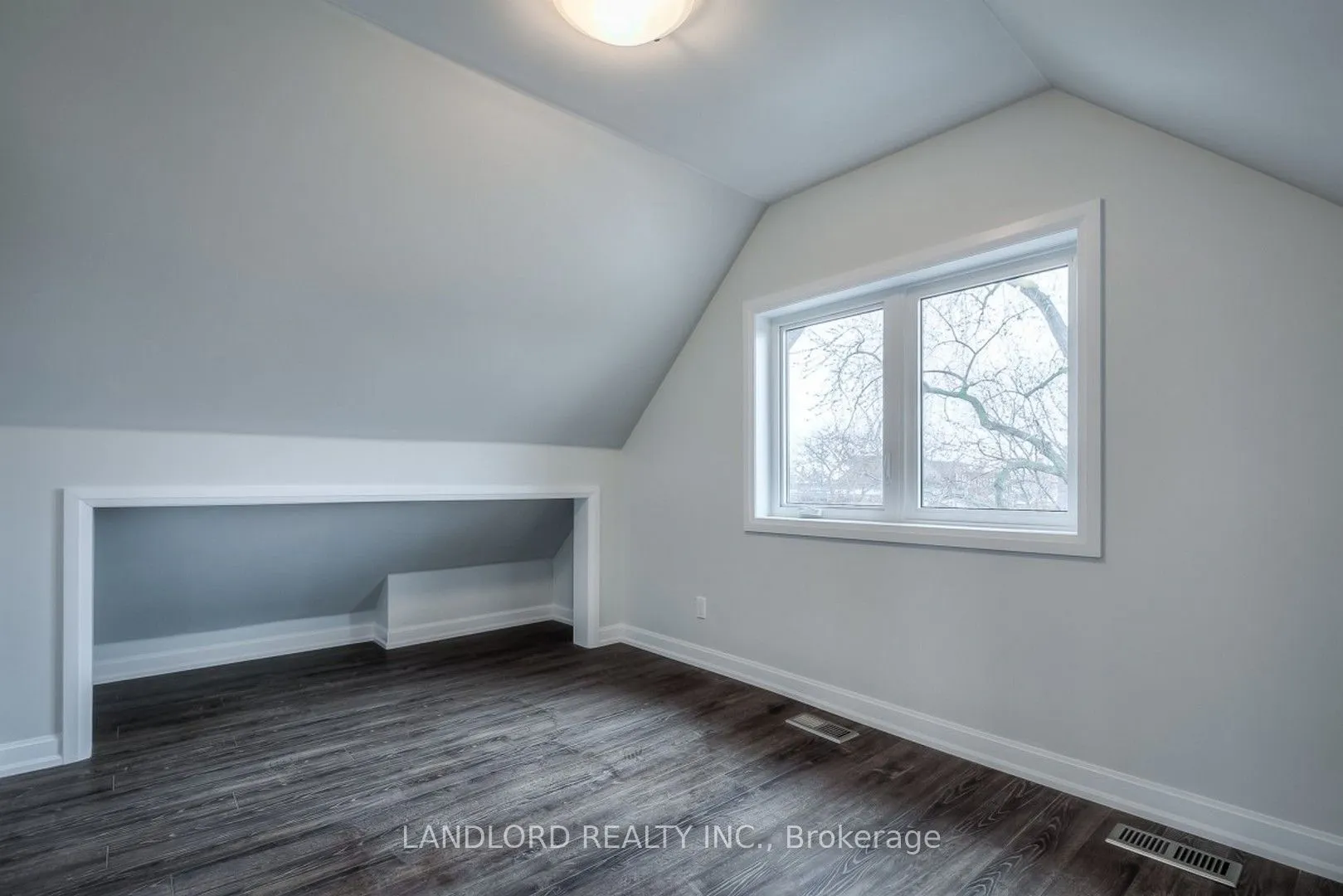 82 Parkway Avenue