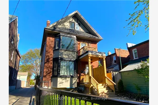 82 Parkway Avenue