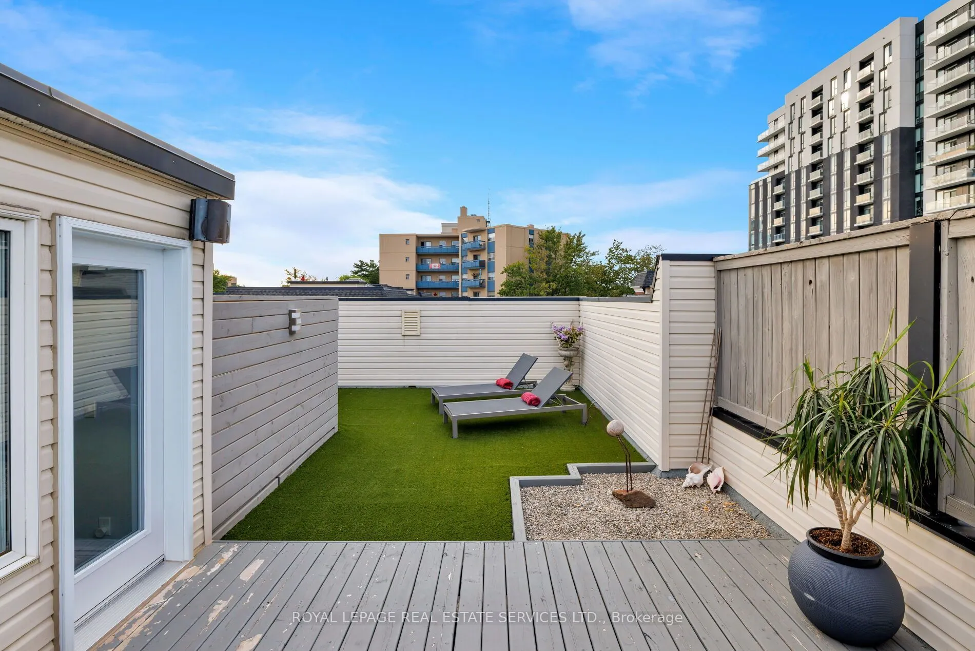 120 Bronte Road #7