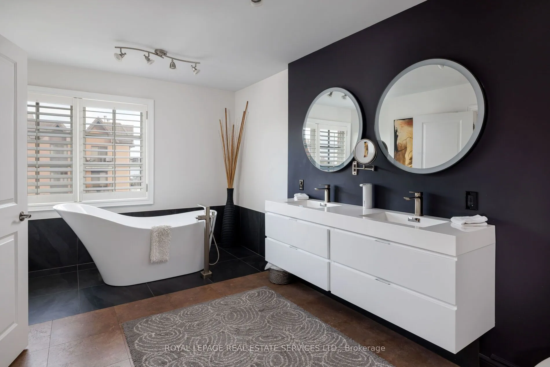 120 Bronte Road #7