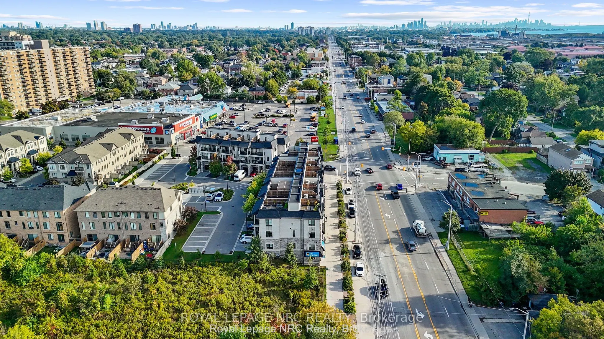559 Lakeshore Road E