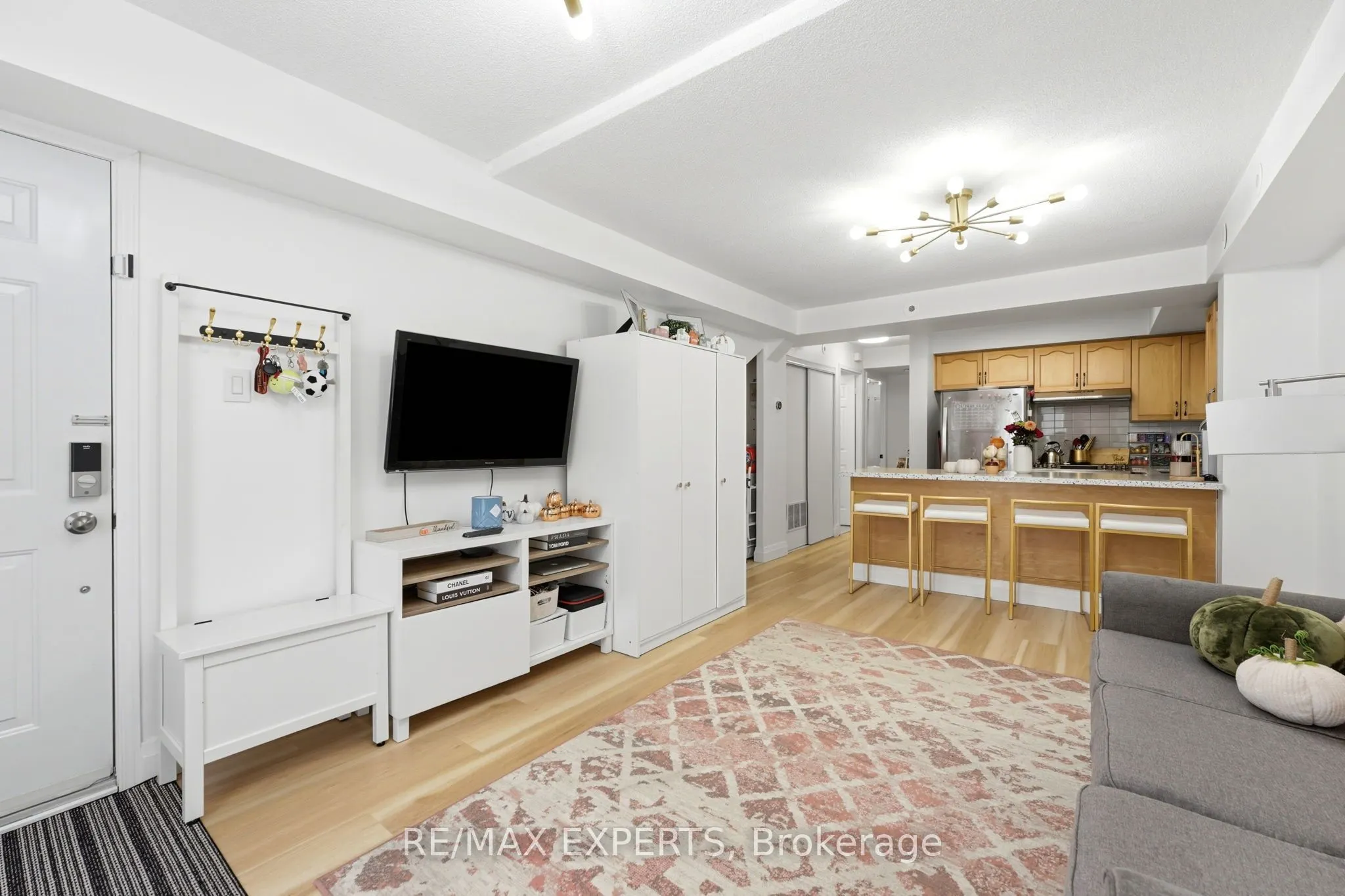 85 George Appleton Way #2025