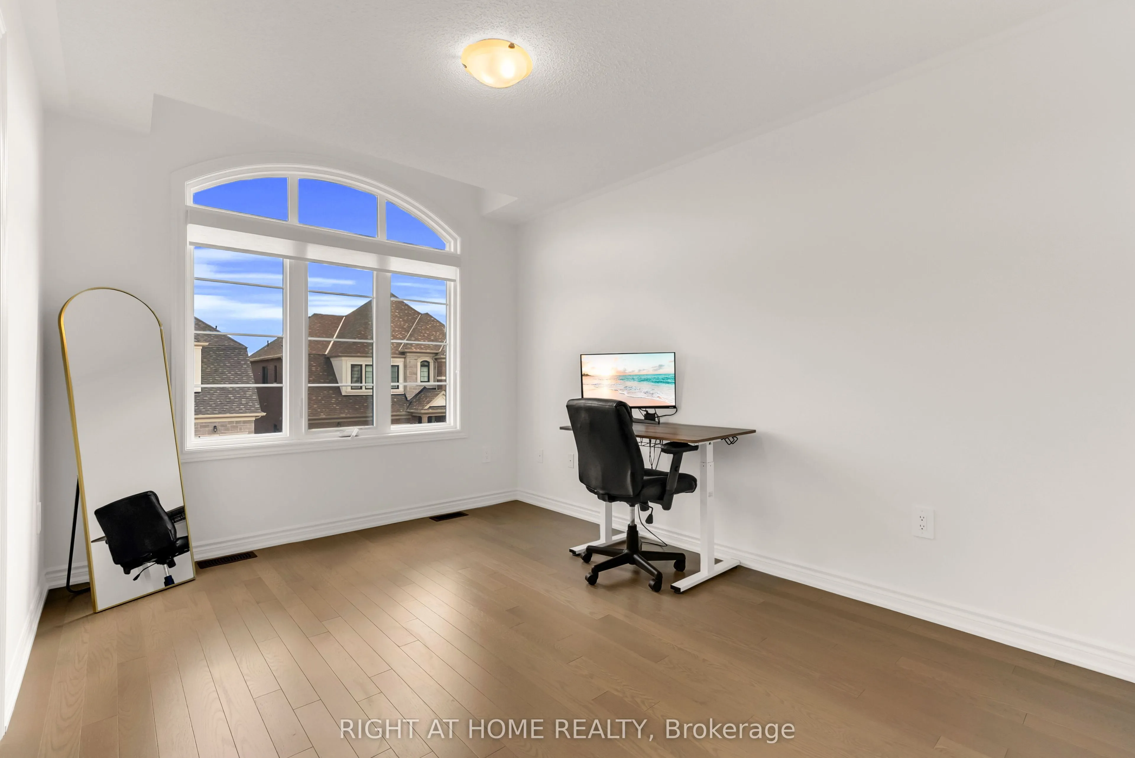 1544 Buttercup Court