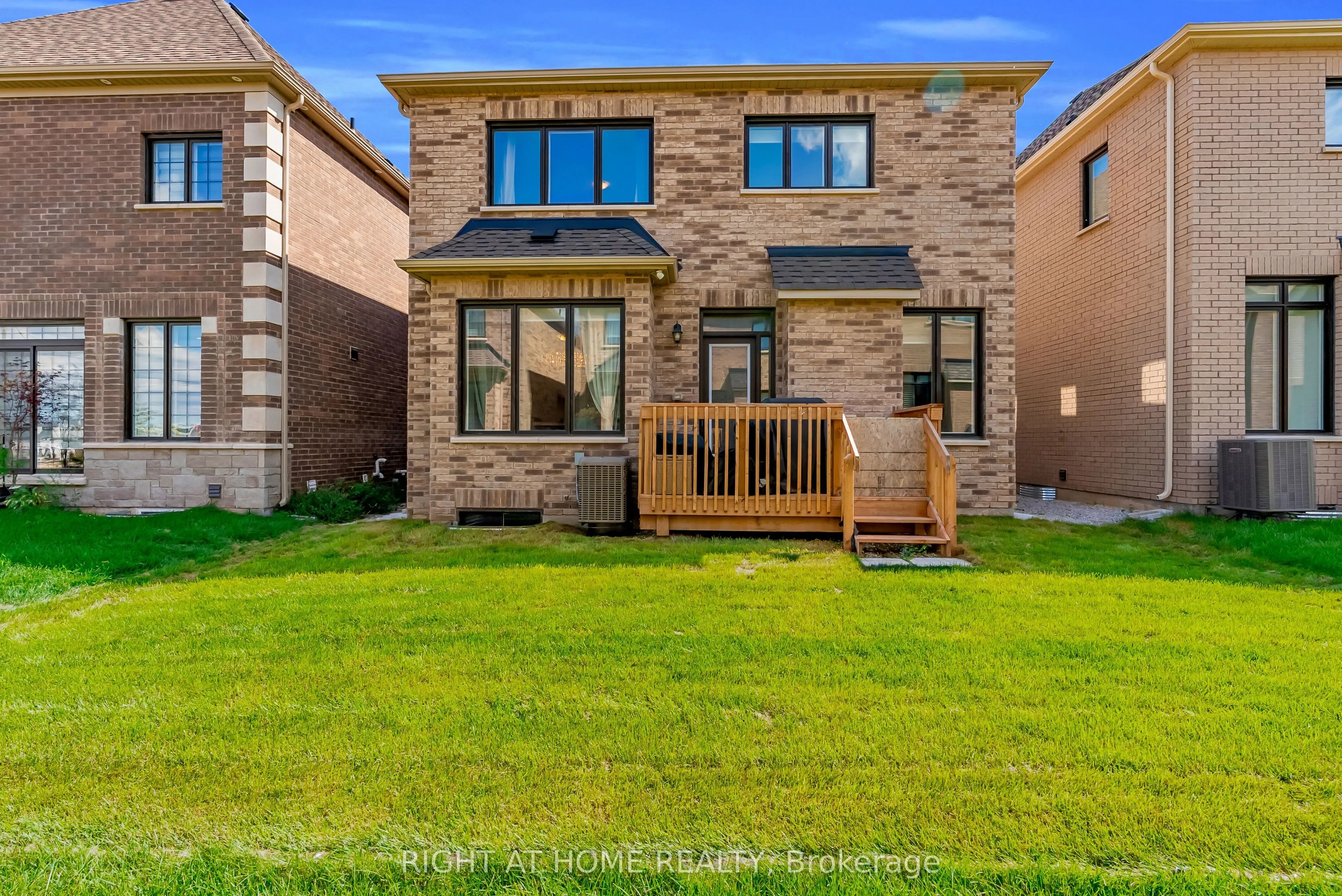 1544 Buttercup Court