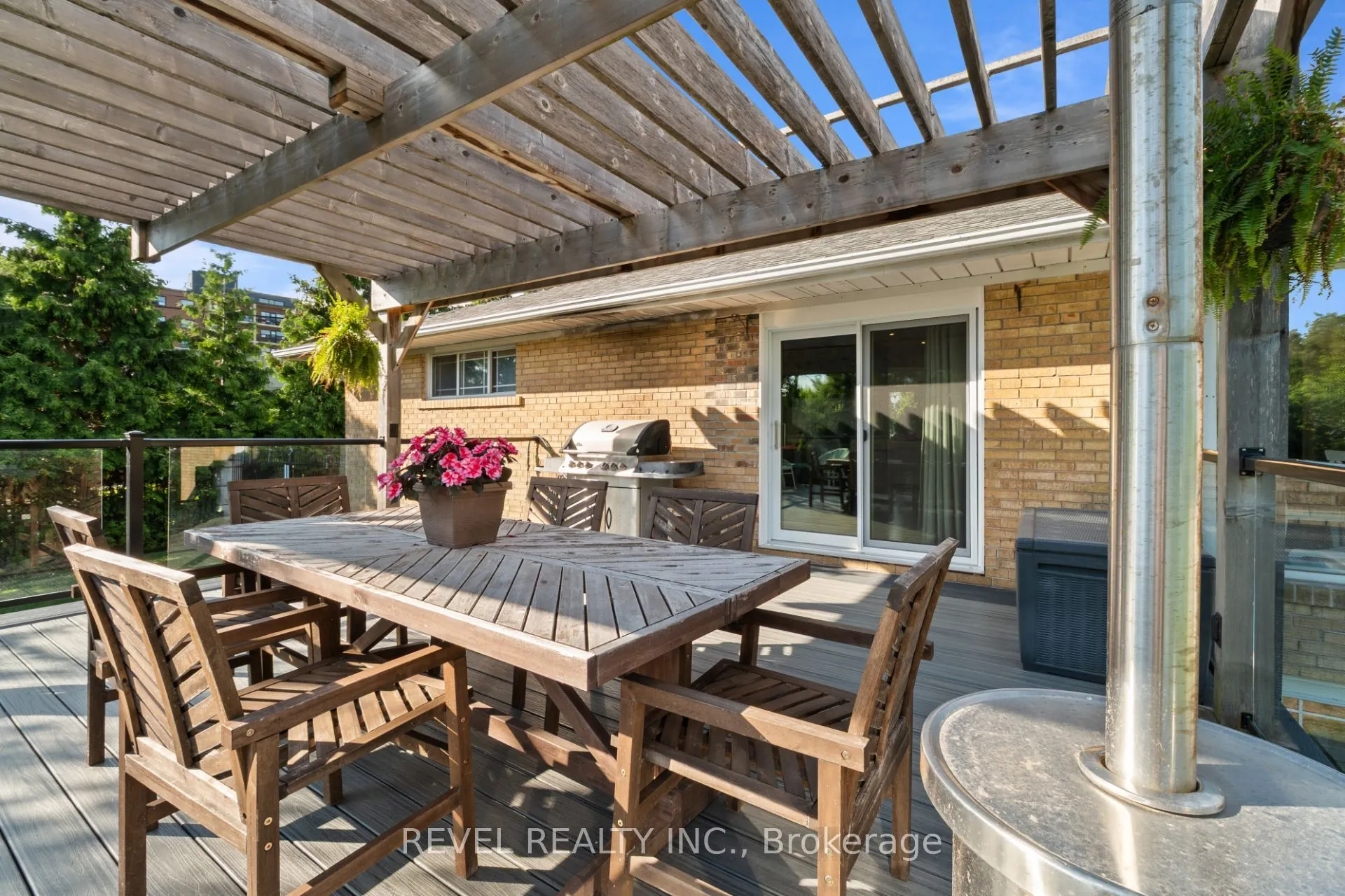 1648 Crediton Parkway