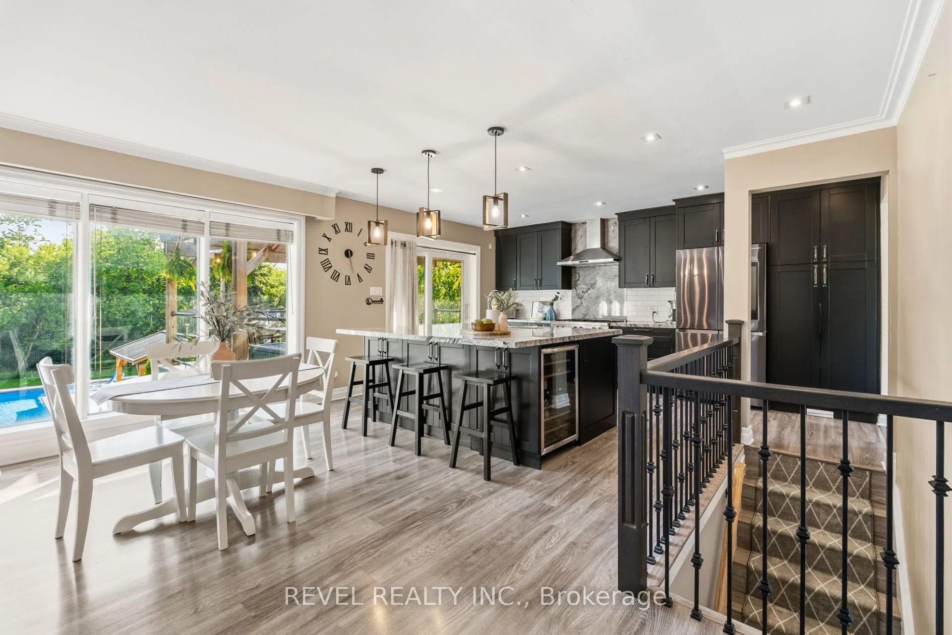1648 Crediton Parkway