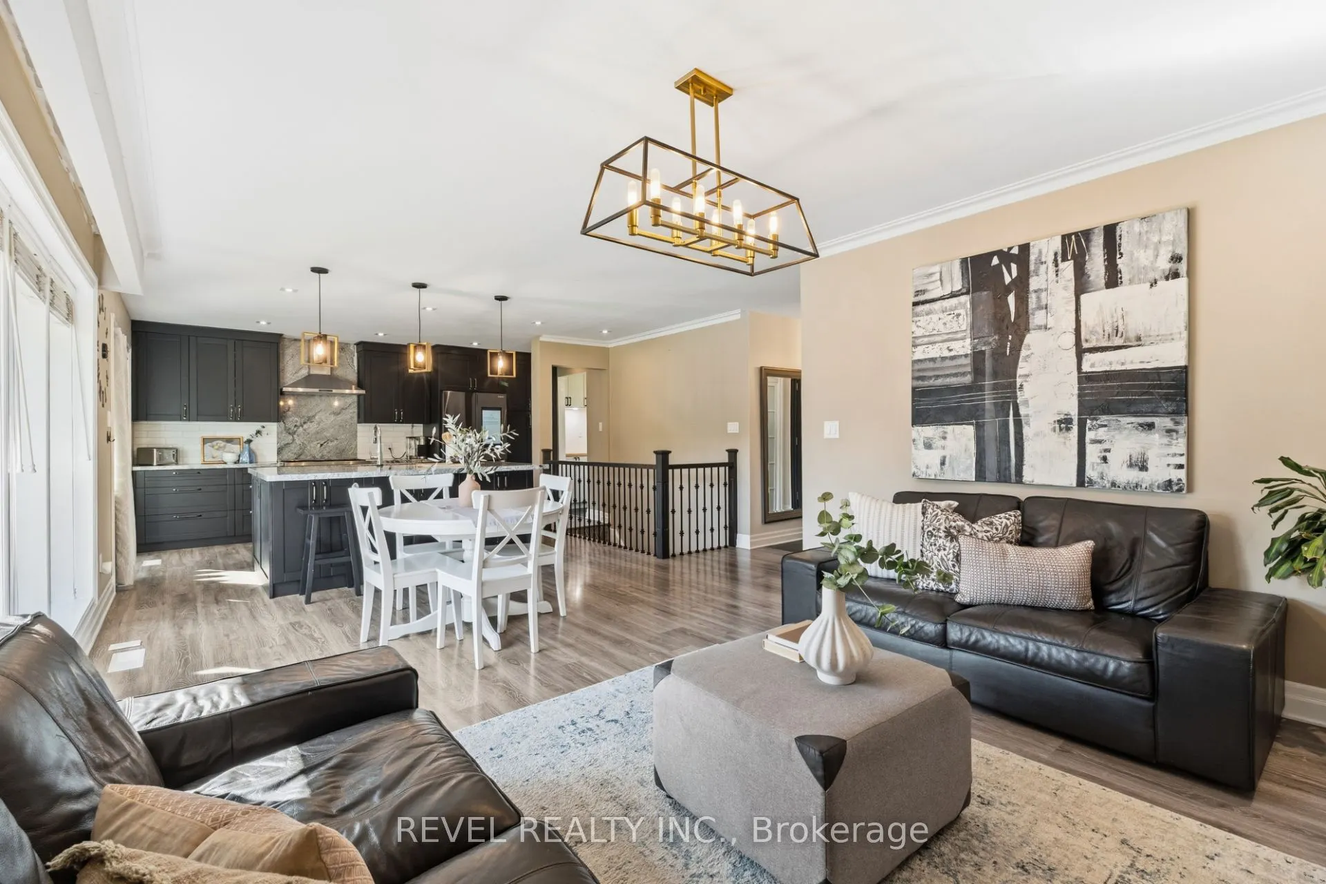 1648 Crediton Parkway