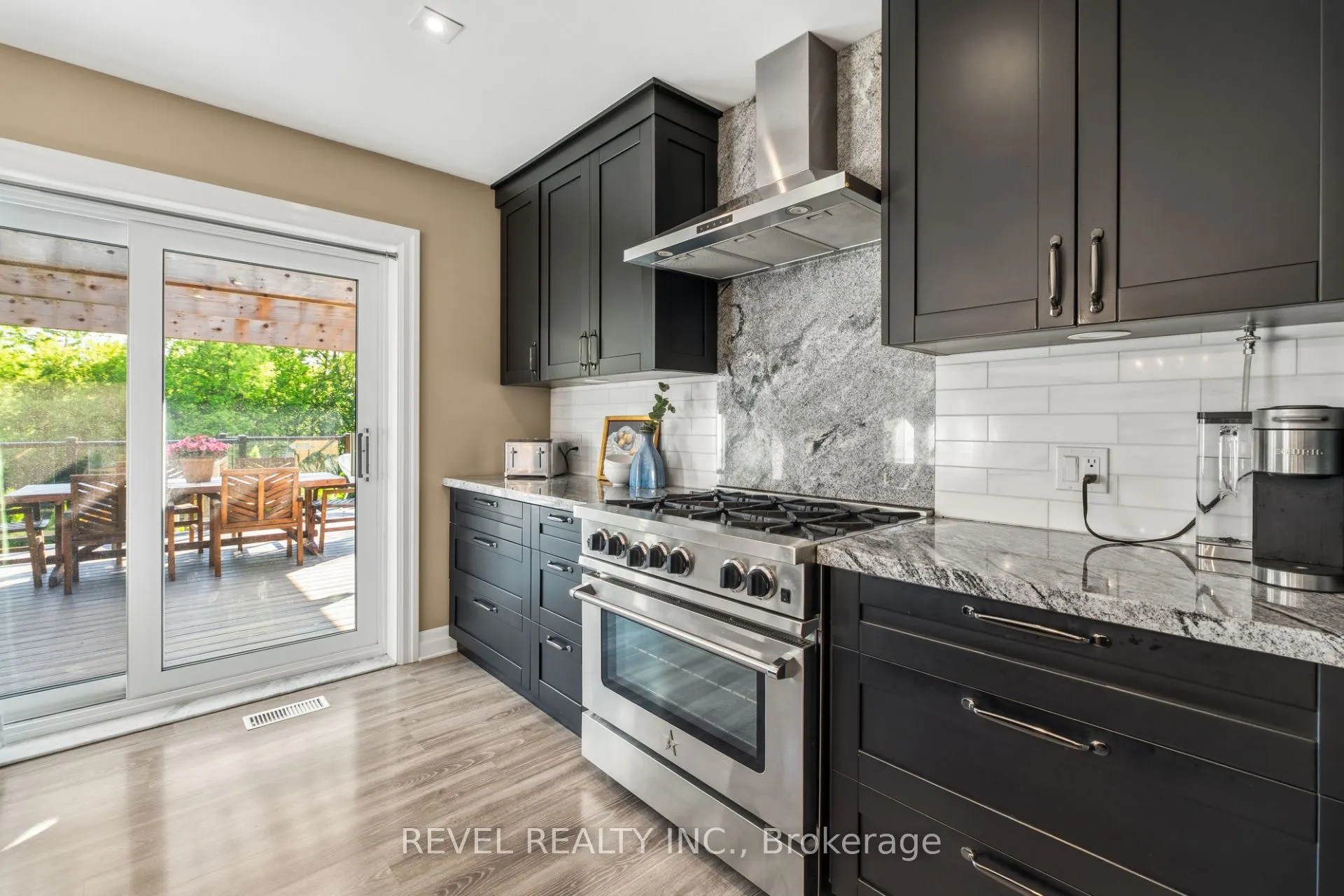 1648 Crediton Parkway