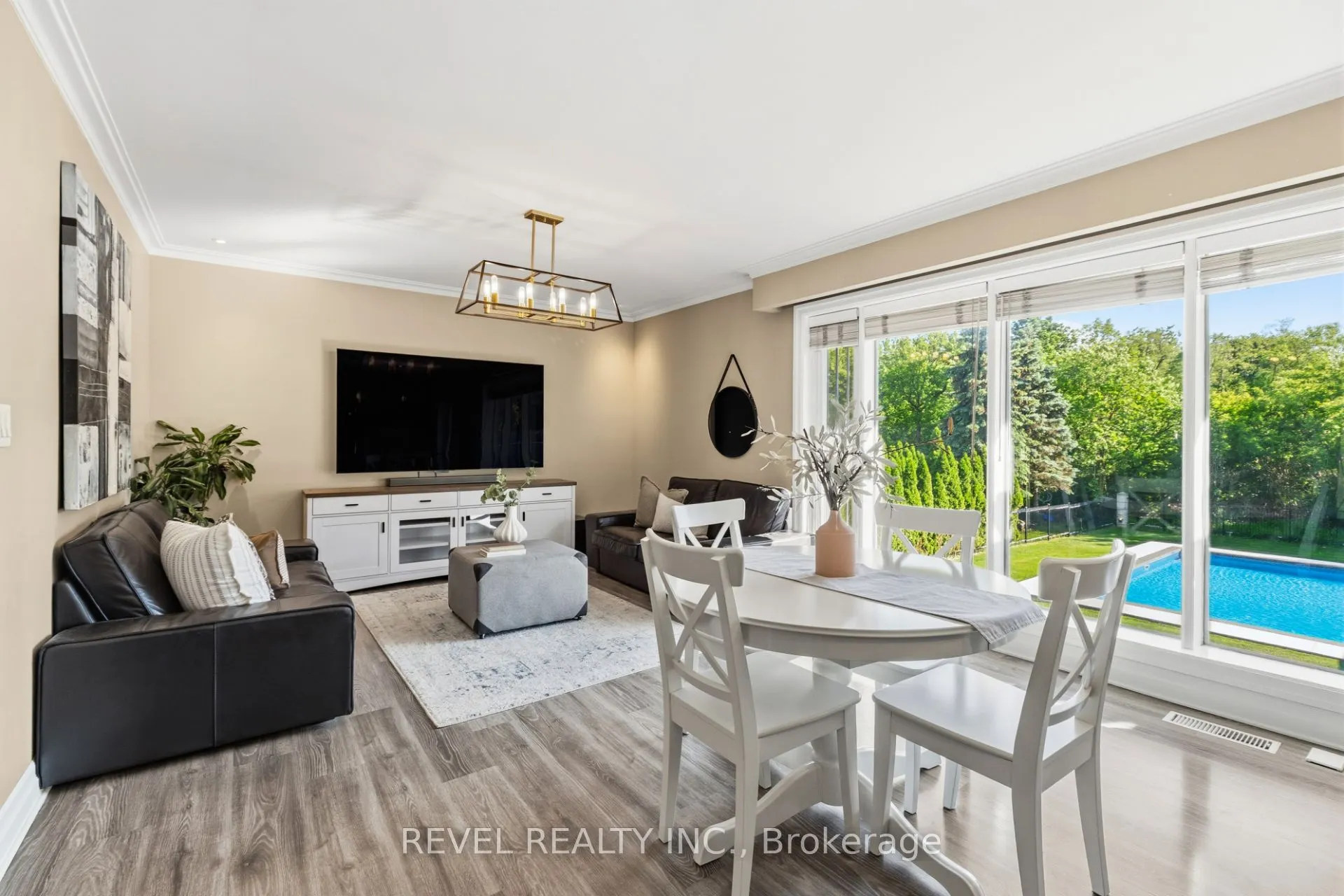 1648 Crediton Parkway