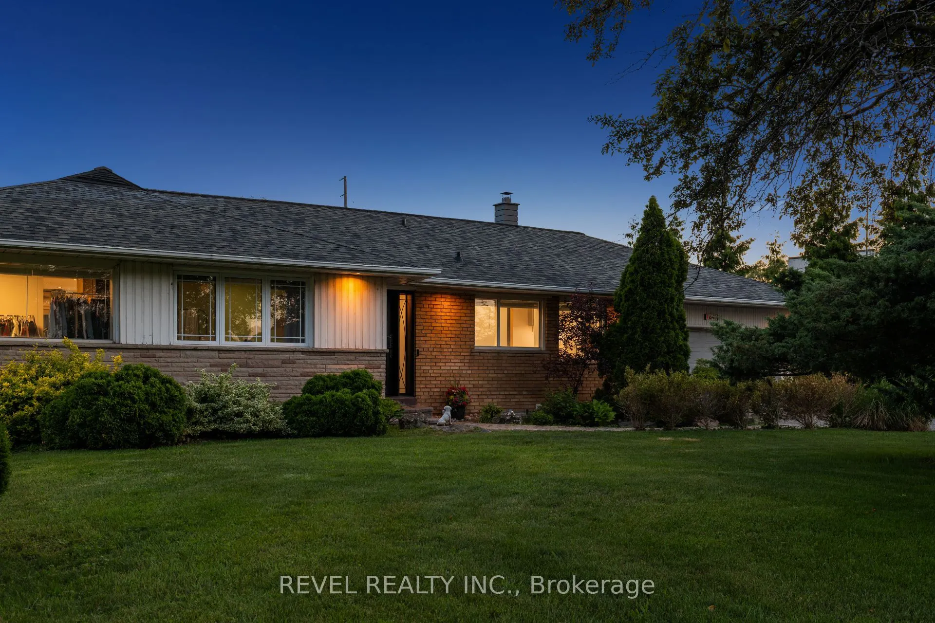 1648 Crediton Parkway