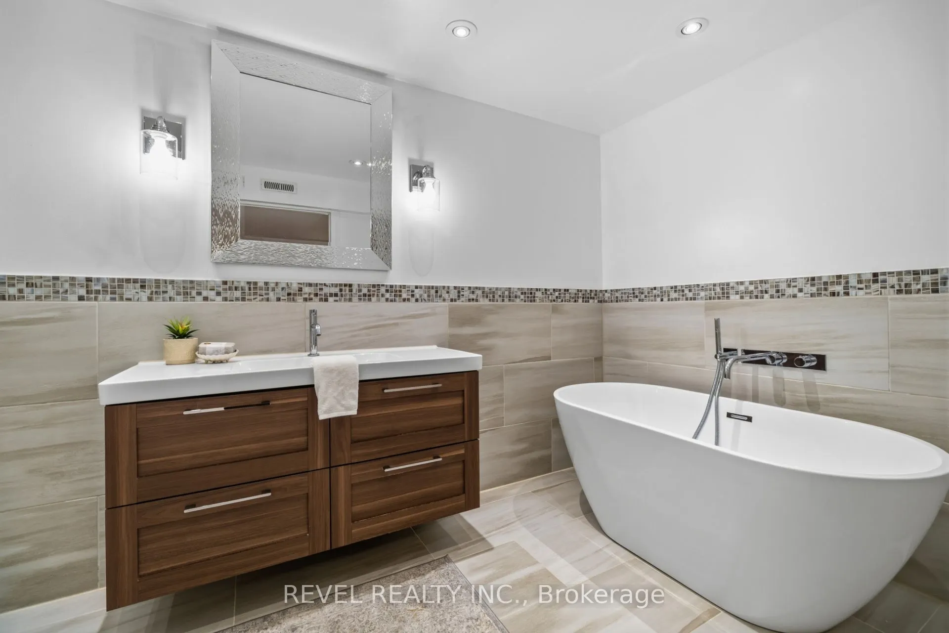1648 Crediton Parkway