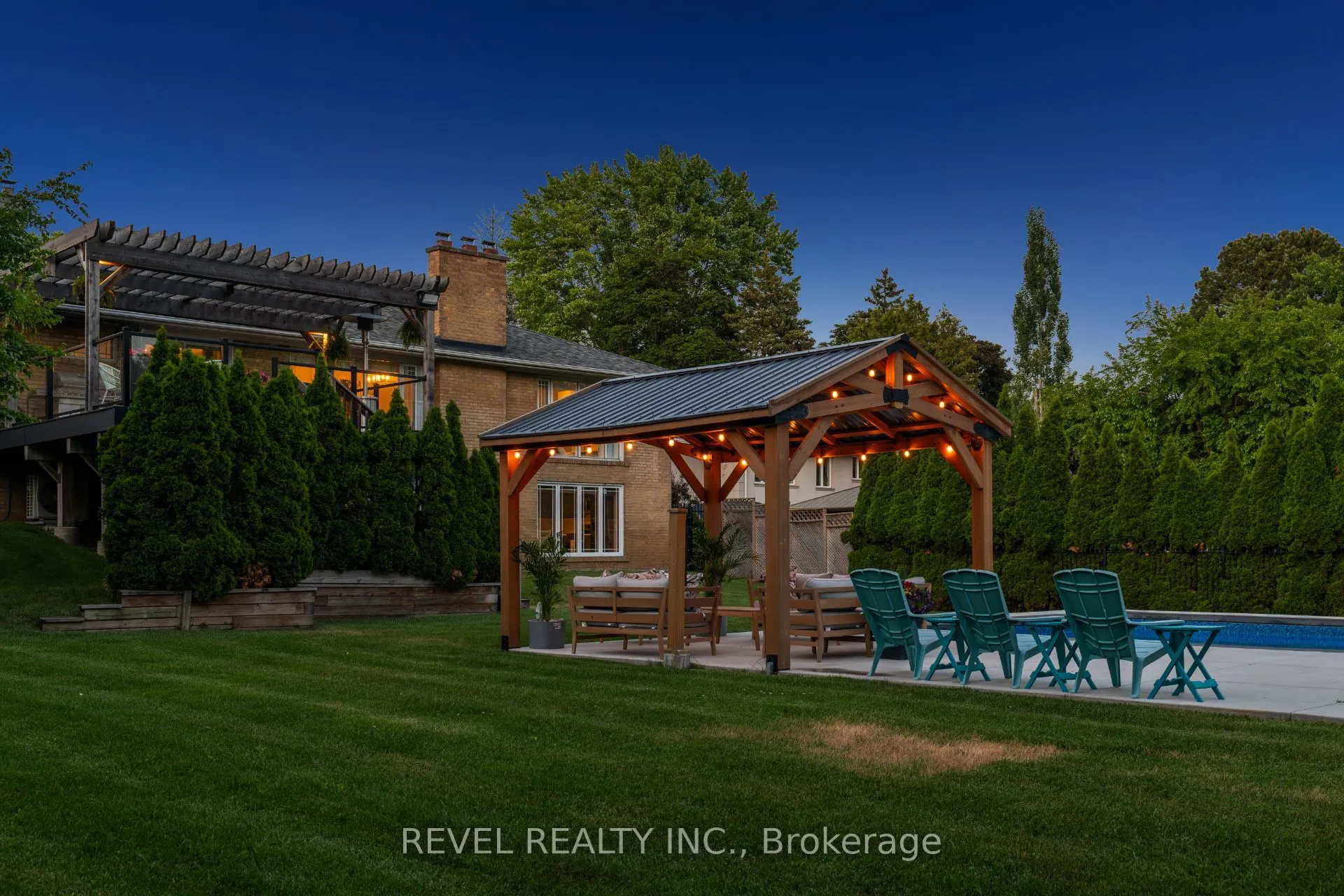1648 Crediton Parkway