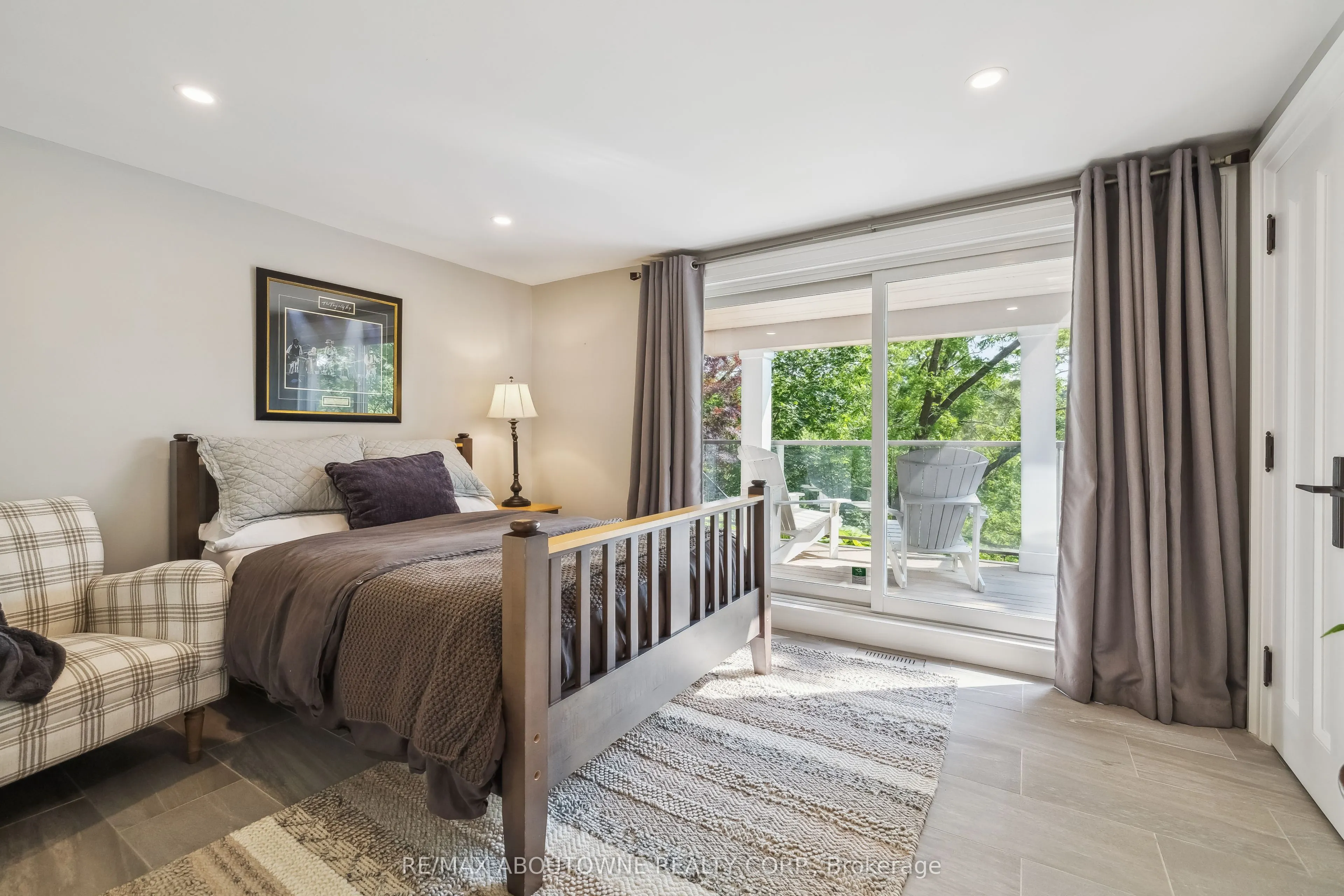 382 Trafalgar Road
