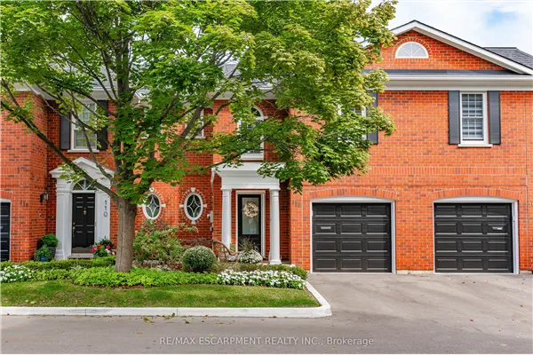 112 Fairwood Place W