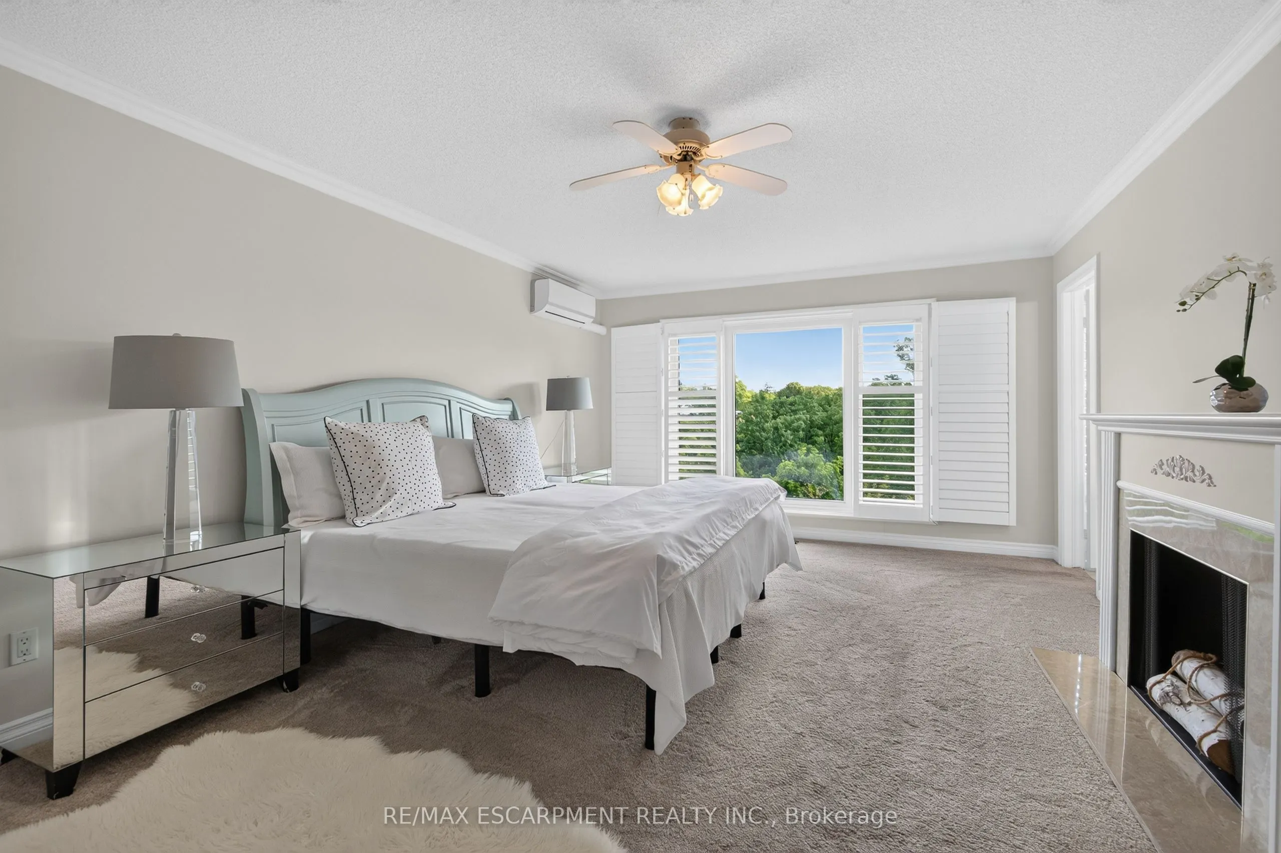 112 Fairwood Place W