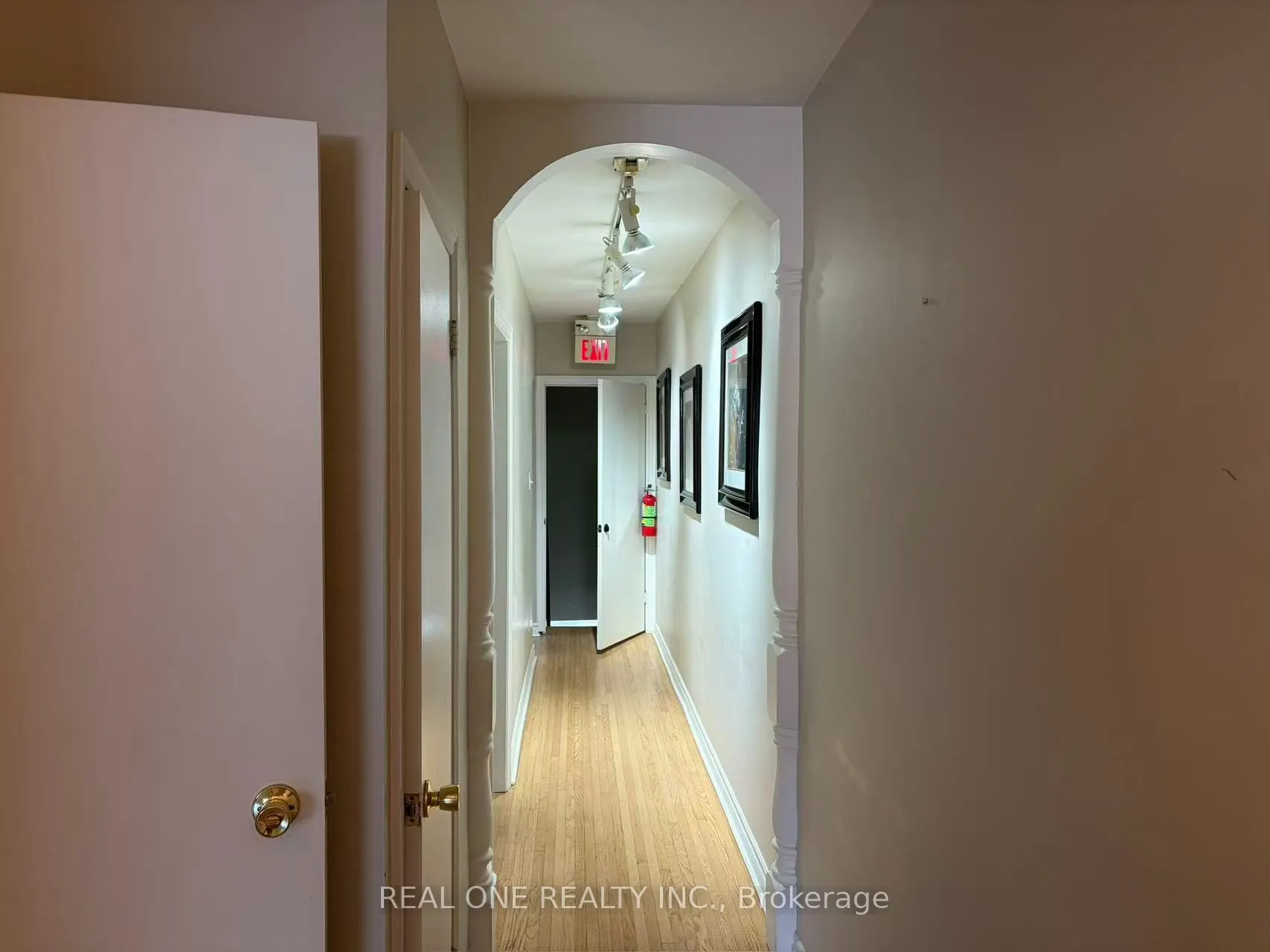 1712 Lakeshore Rd Road W #Second Floor