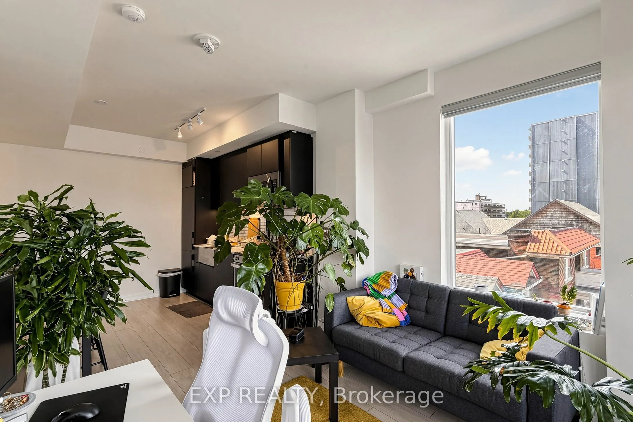 270 dufferin Street #318