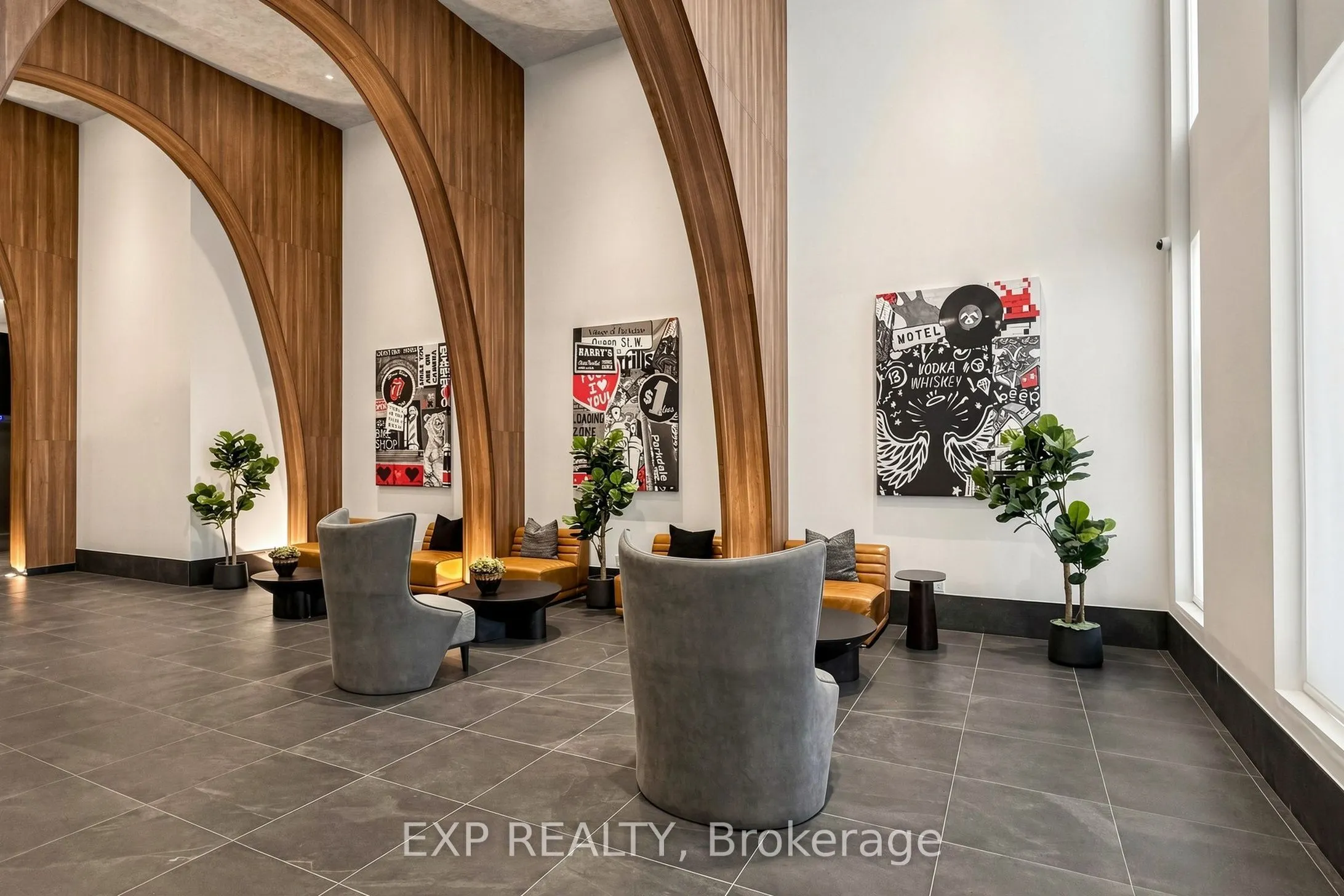 270 dufferin Street #318