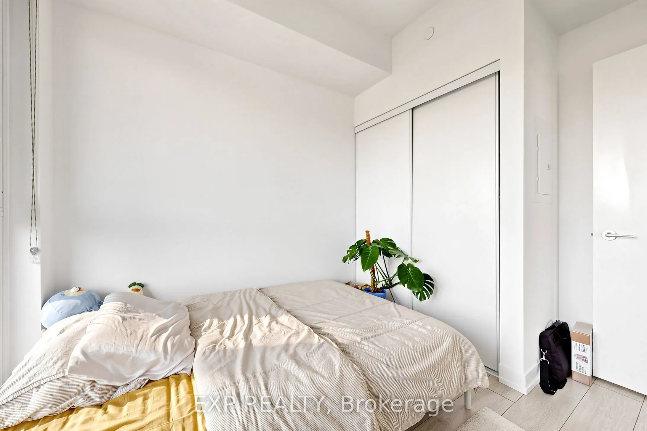 270 dufferin Street #318