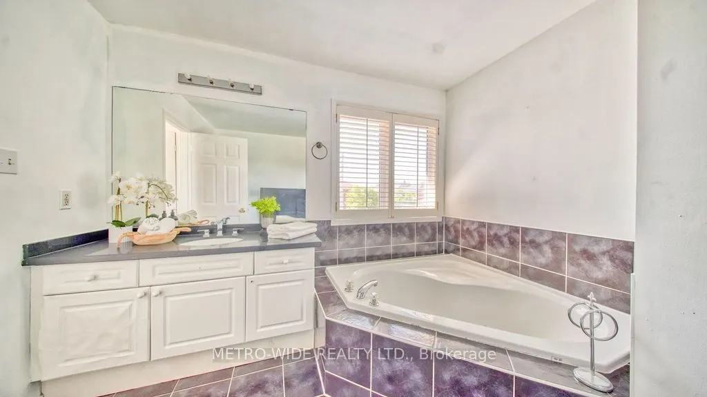 3706 Forest Bluff Crescent