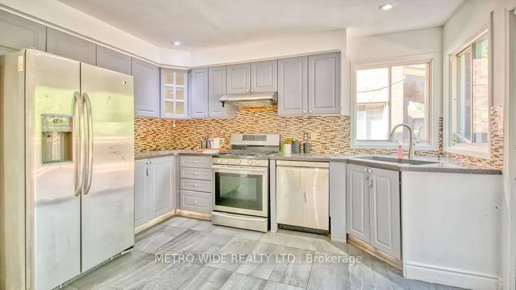 3706 Forest Bluff Crescent