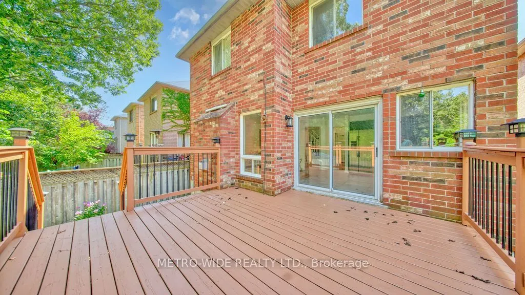 3706 Forest Bluff Crescent