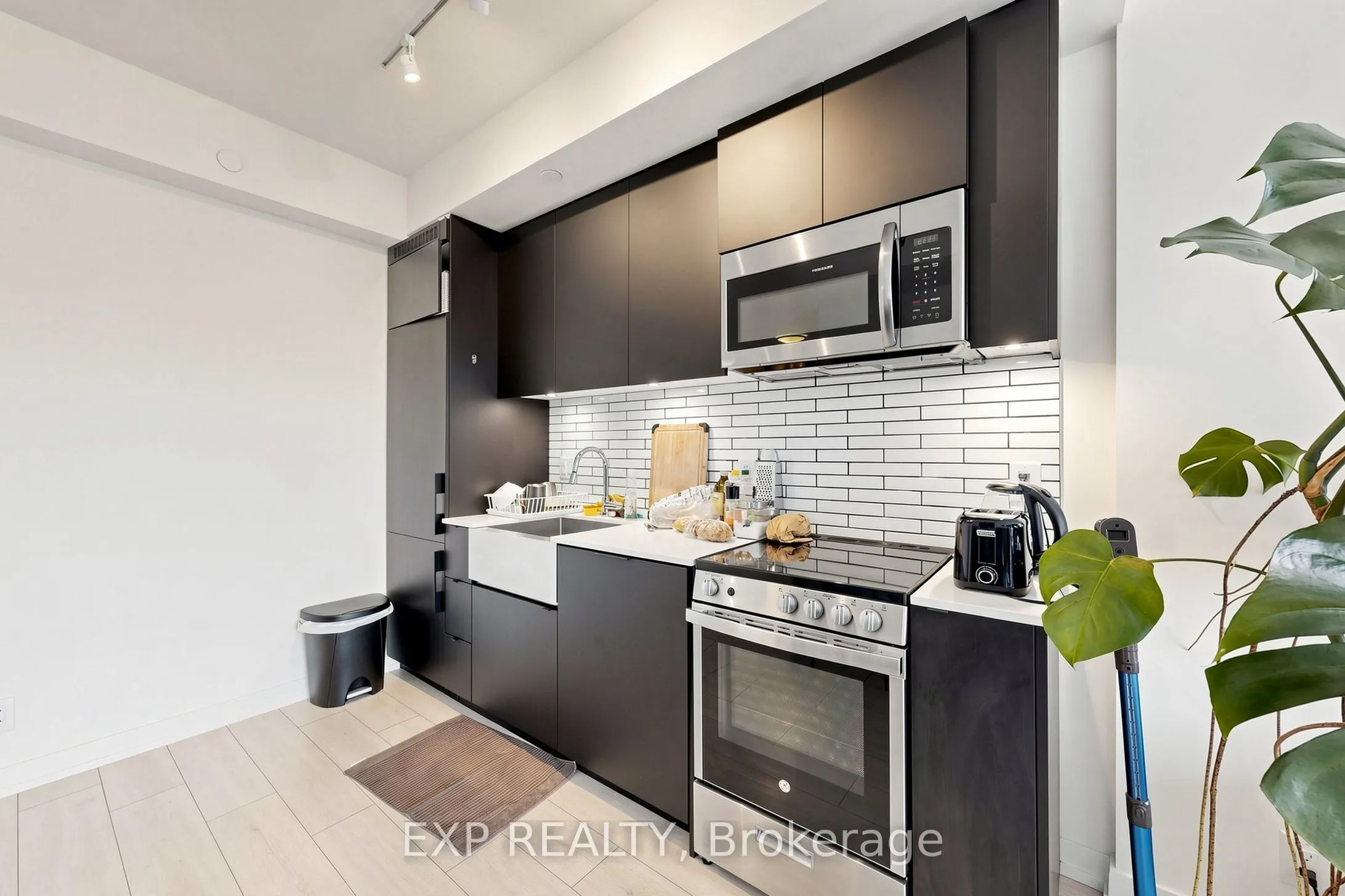 270 Dufferin Street #318