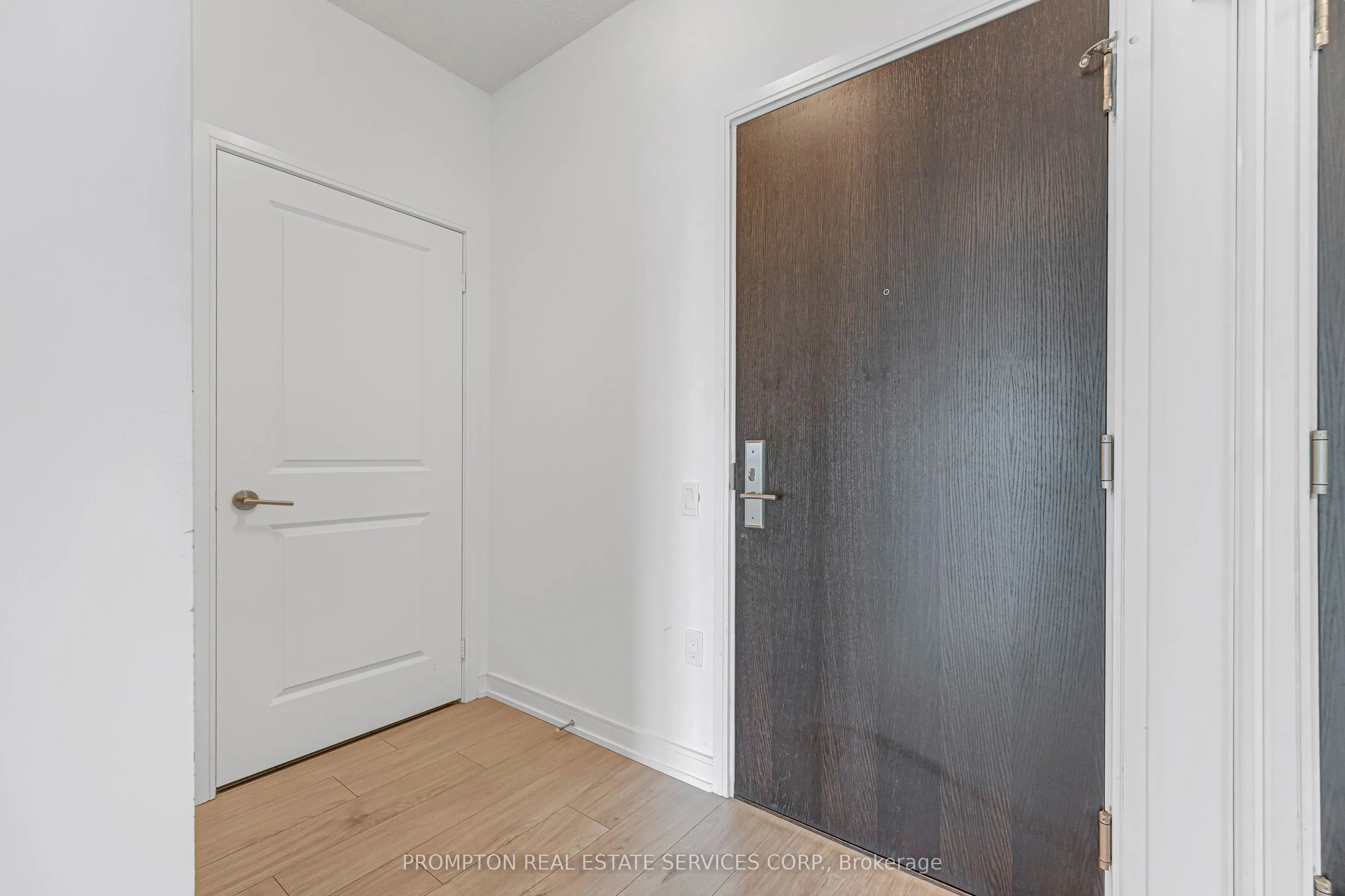 8 Nahani Way #3320